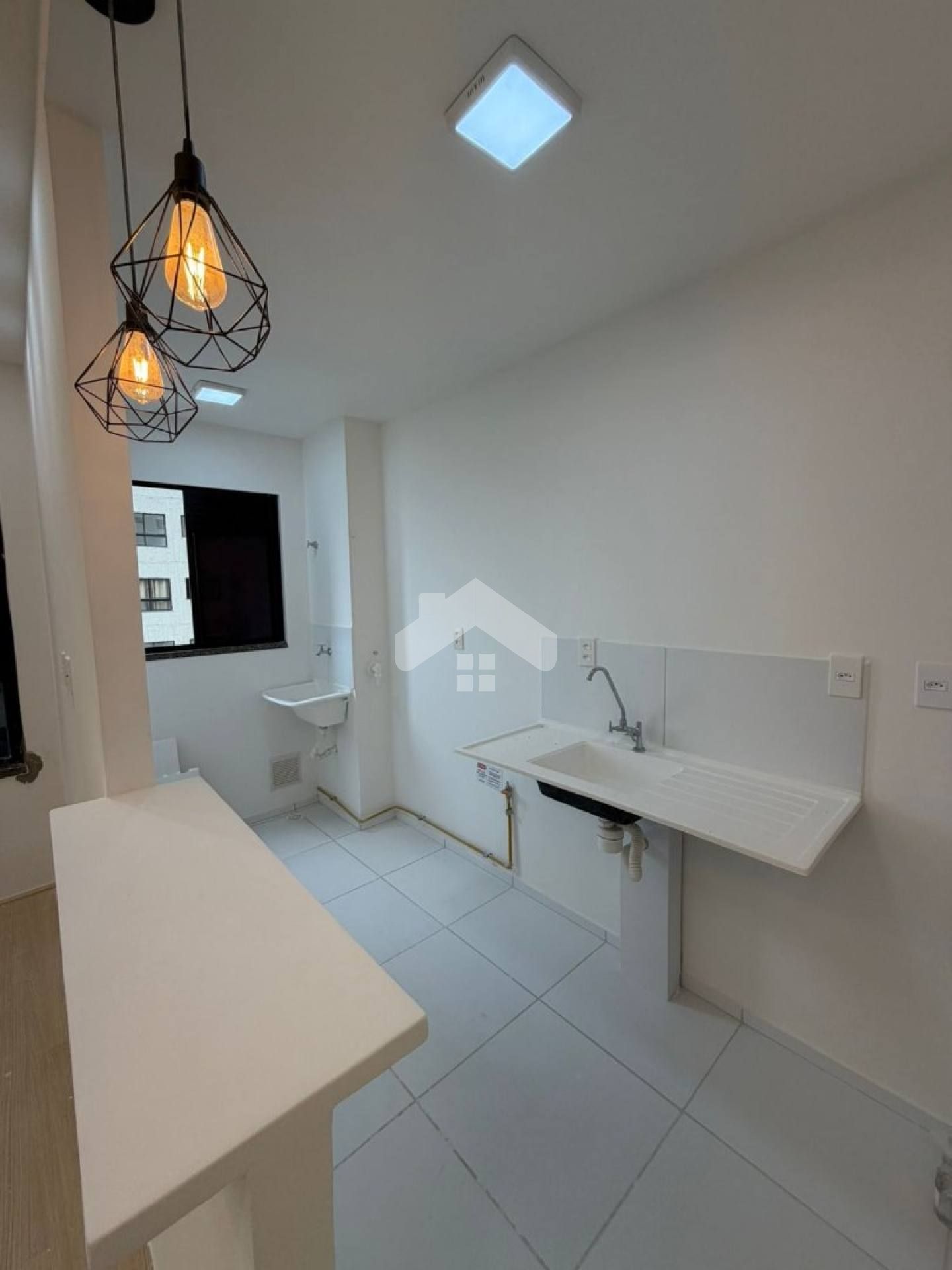 Apartamento no Jardim das Mangabeiras, 2/4, 1 vaga (Condomínio Incluso) - 17 de Março