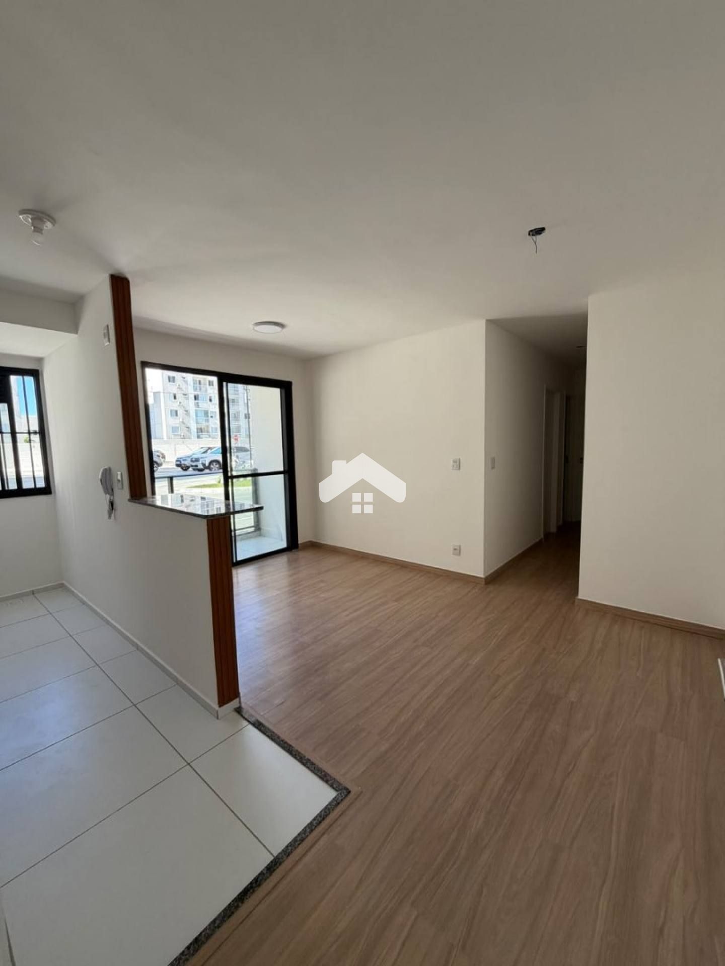Apartamento no Lunar, 2/4, 1 suíte, 1 vaga (Cond. Incluso) - Aruana