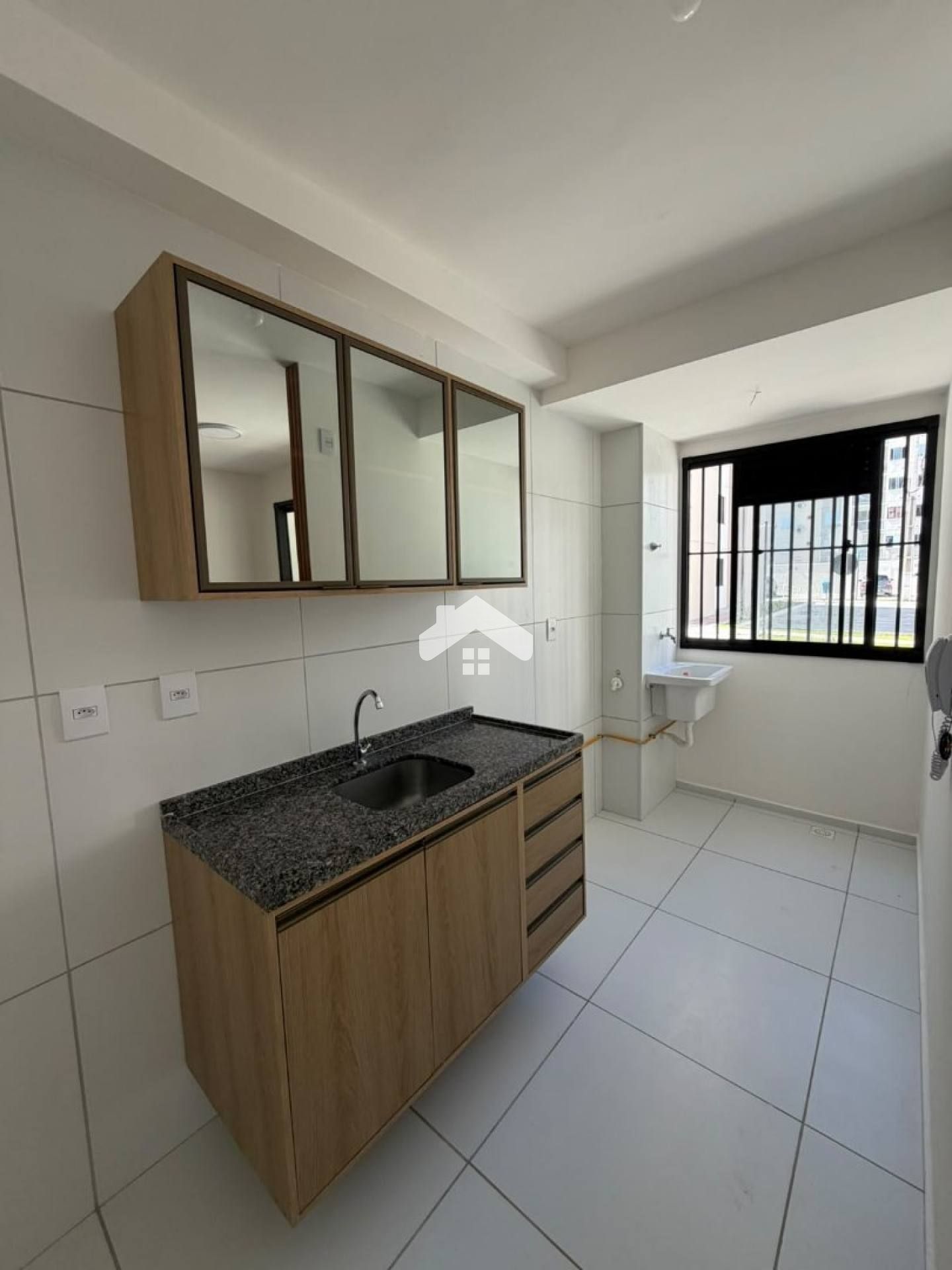 Apartamento no Lunar, 2/4, 1 suíte, 1 vaga (Cond. Incluso) - Aruana
