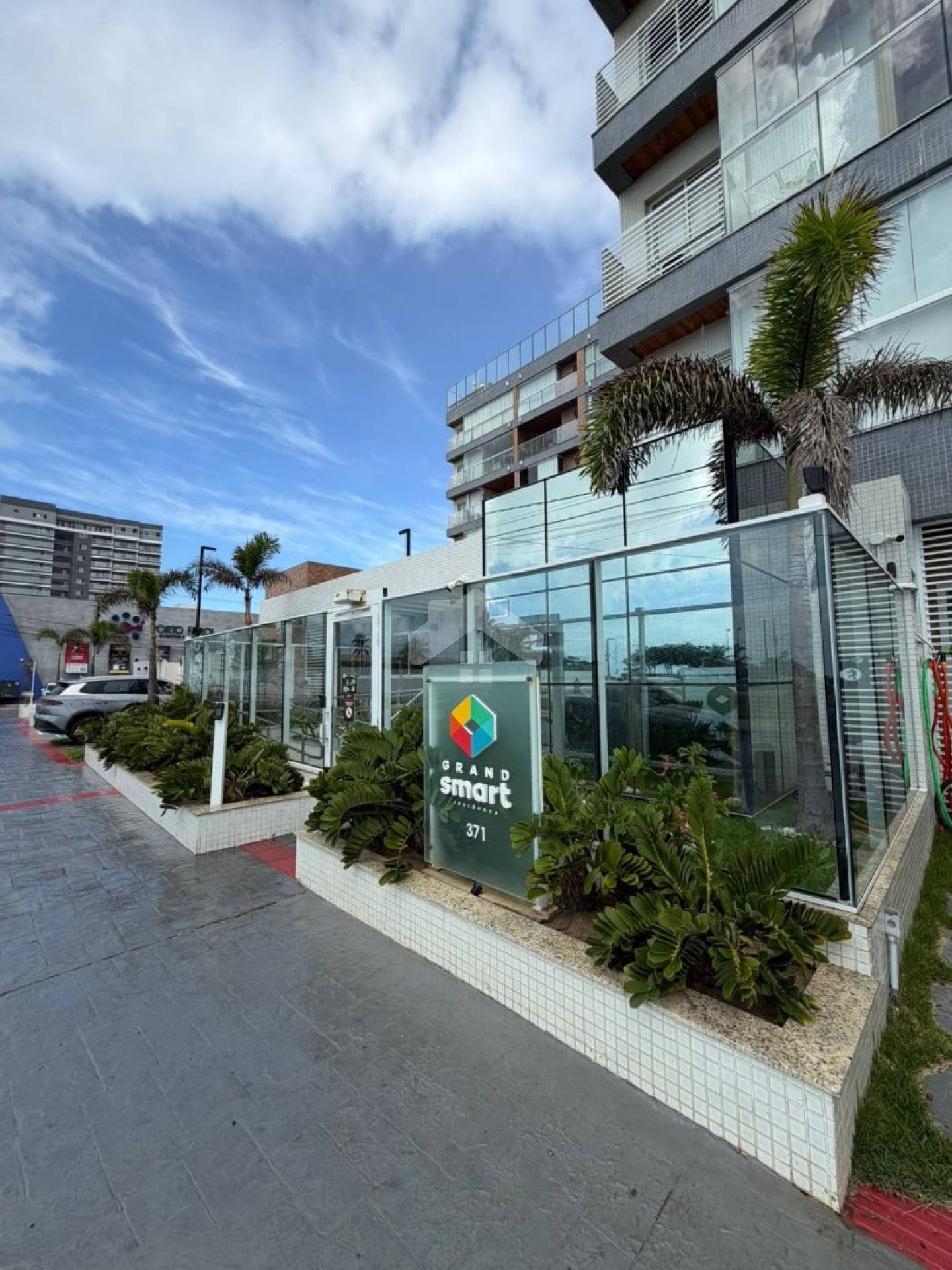 Apartamento no Grand Smart, mobiliado, 3/4, 1 suíte, 2 vagas (Condomínio Incluso) - Coroa do Meio