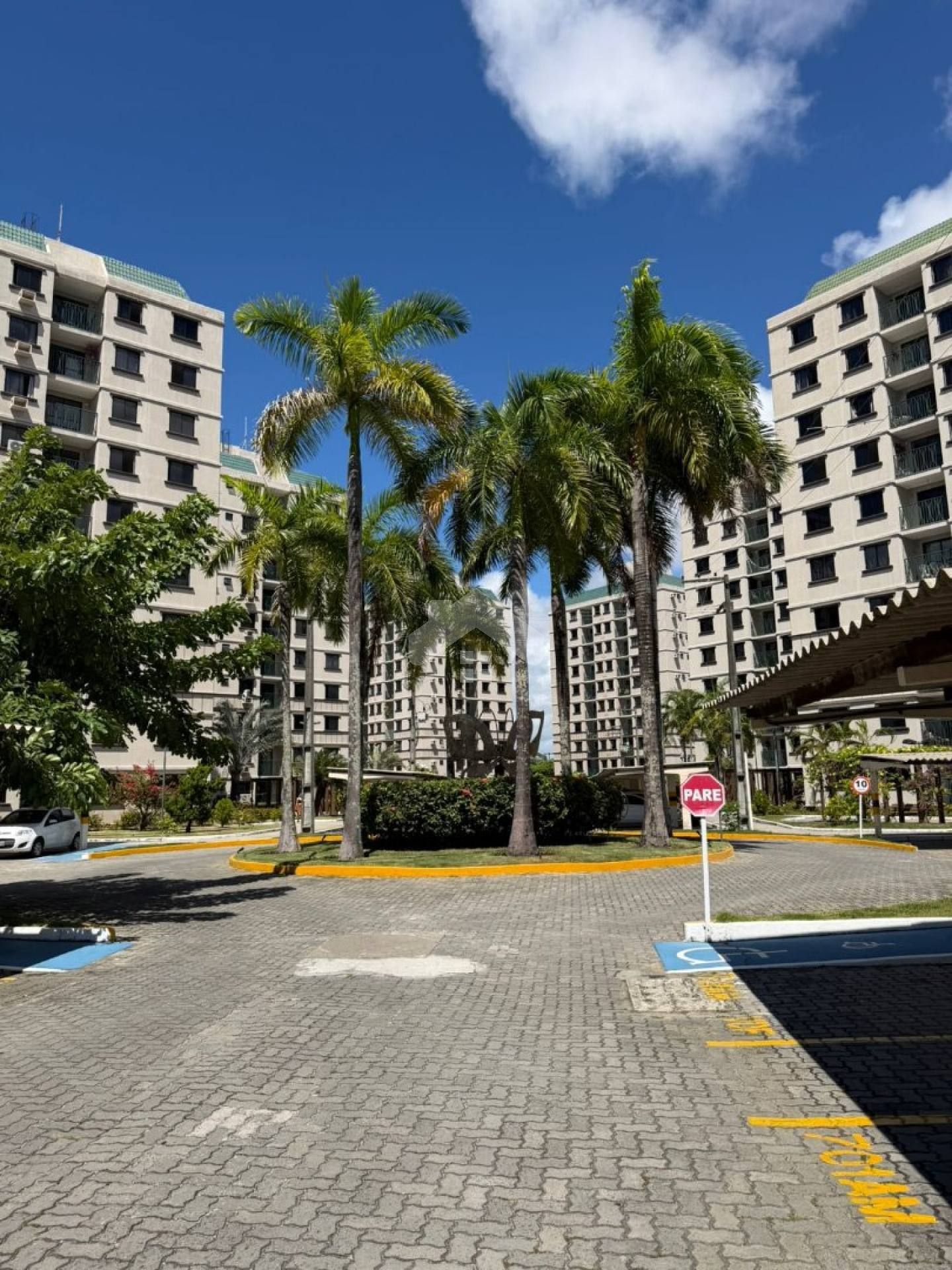 Apartamento no Belas Artes, 3/4, 1 suíte, 1 vaga (Condomínio incluso) - Farolândia