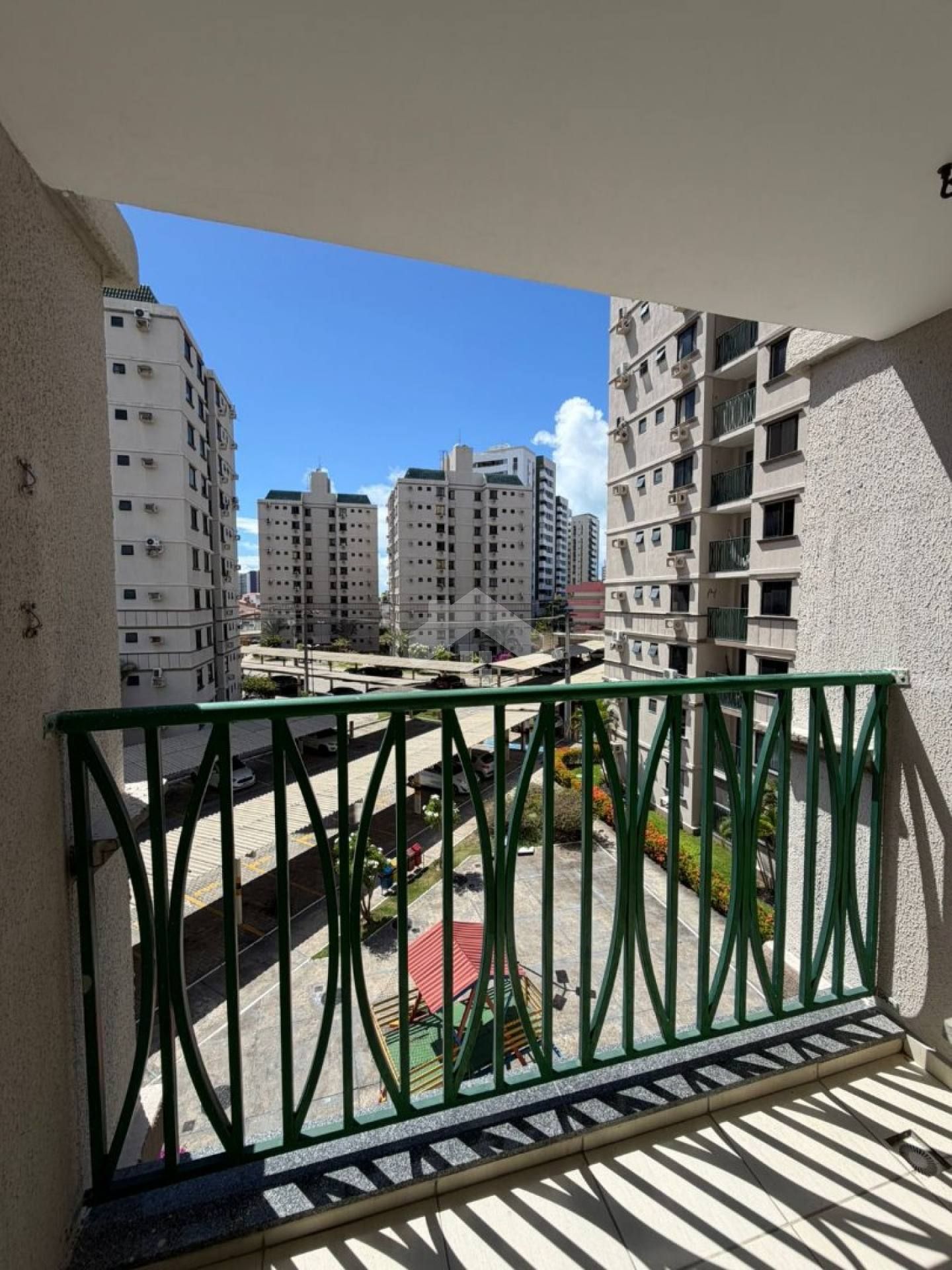 Apartamento no Belas Artes, 3/4, 1 suíte, 1 vaga (Condomínio incluso) - Farolândia