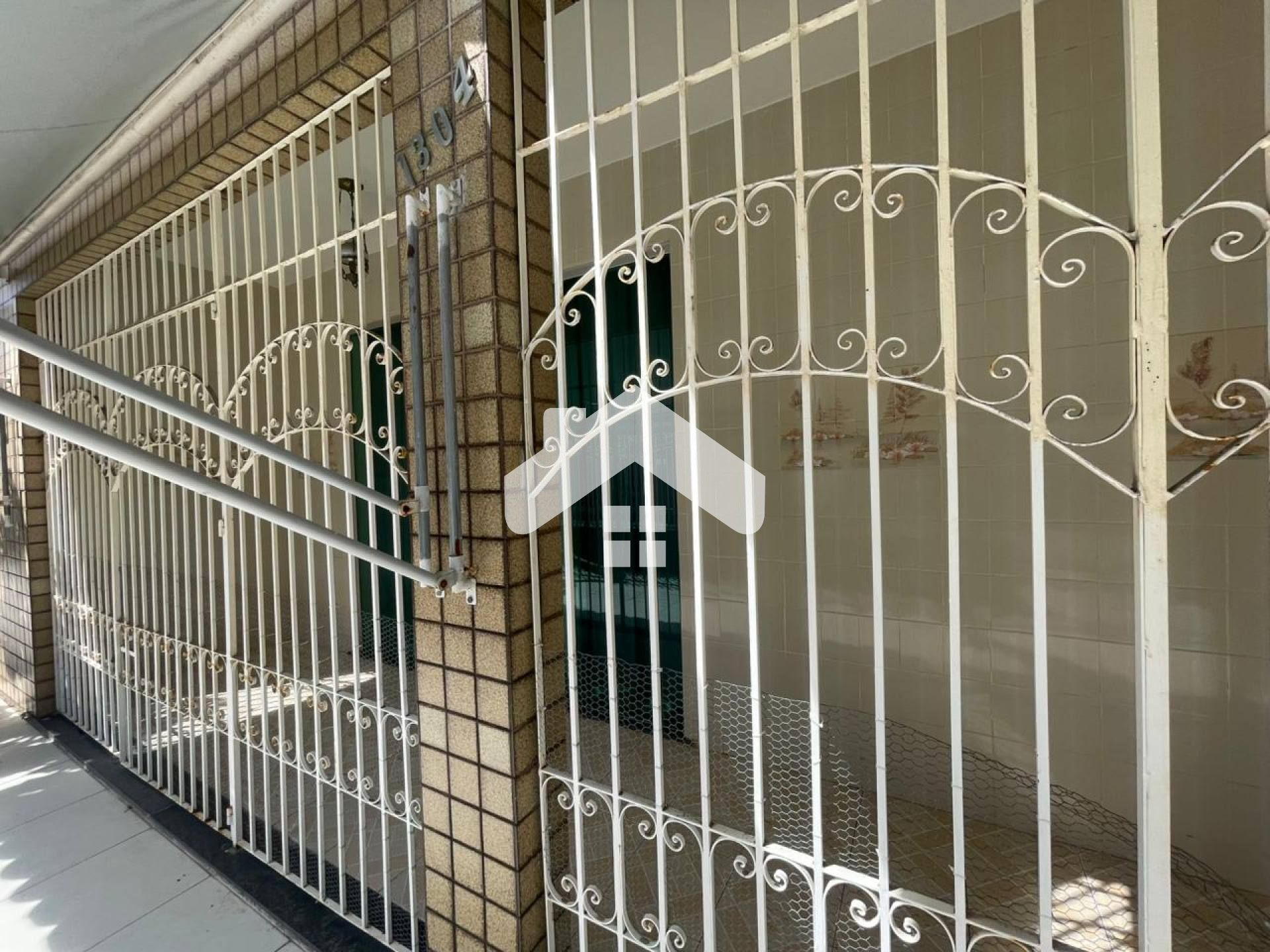 Casa Para Vender com 4 quartos 1 suítes no bairro Grageru em Aracaju