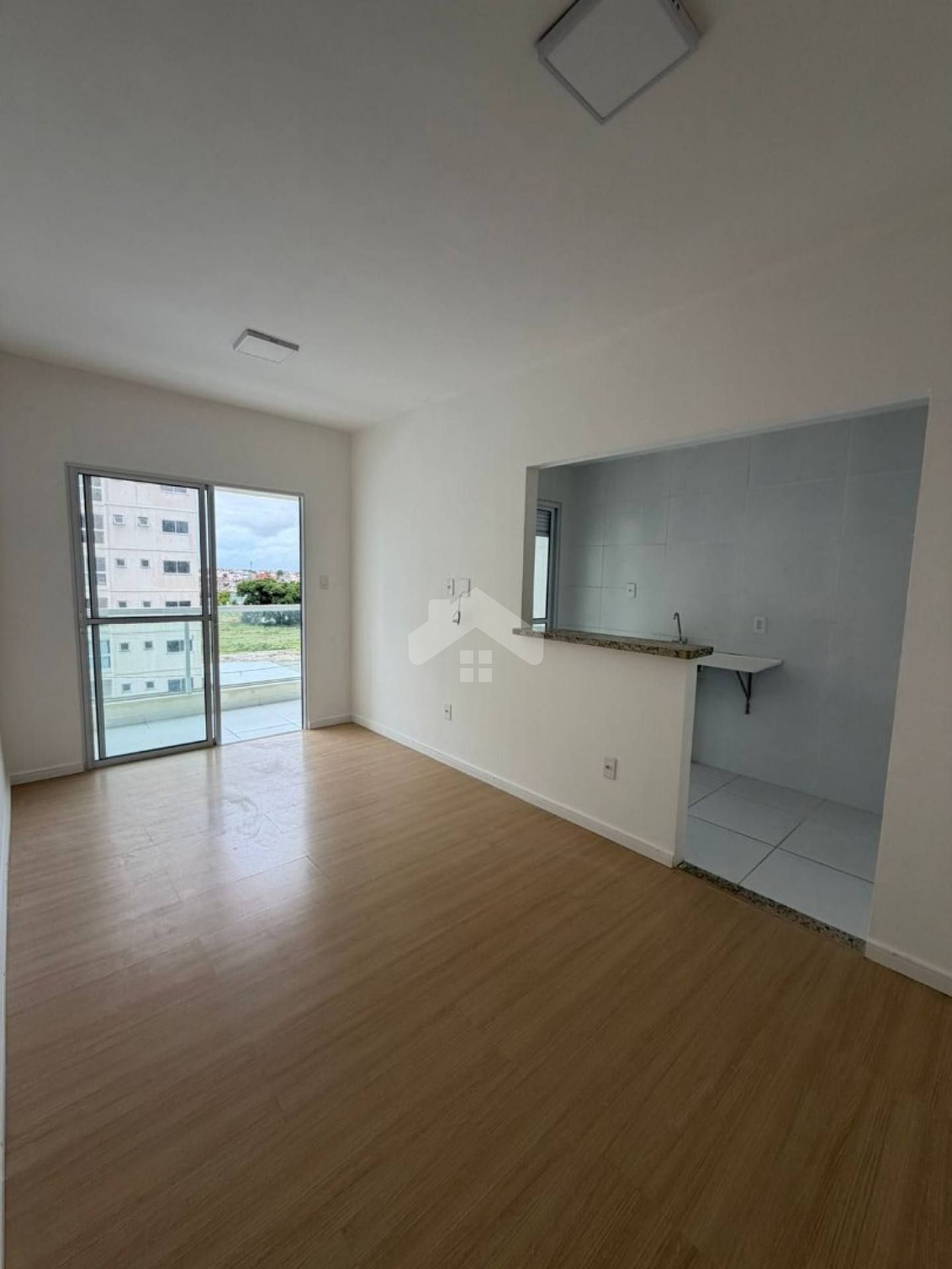 Apartamento no Jardim Serigy, 2/4, 1 suíte, 1 vaga - Farolândia