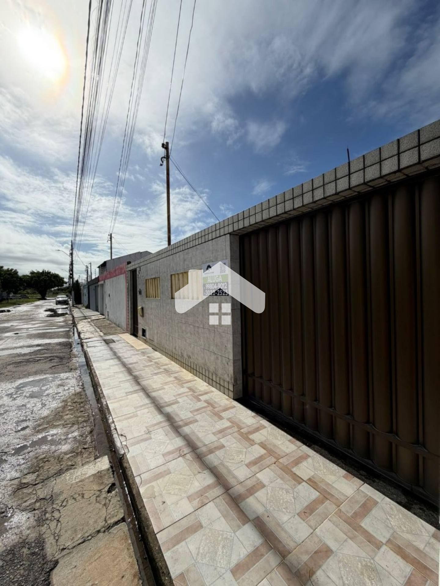 Casa com 3/4, 1 suíte, 1 vaga - Aruana