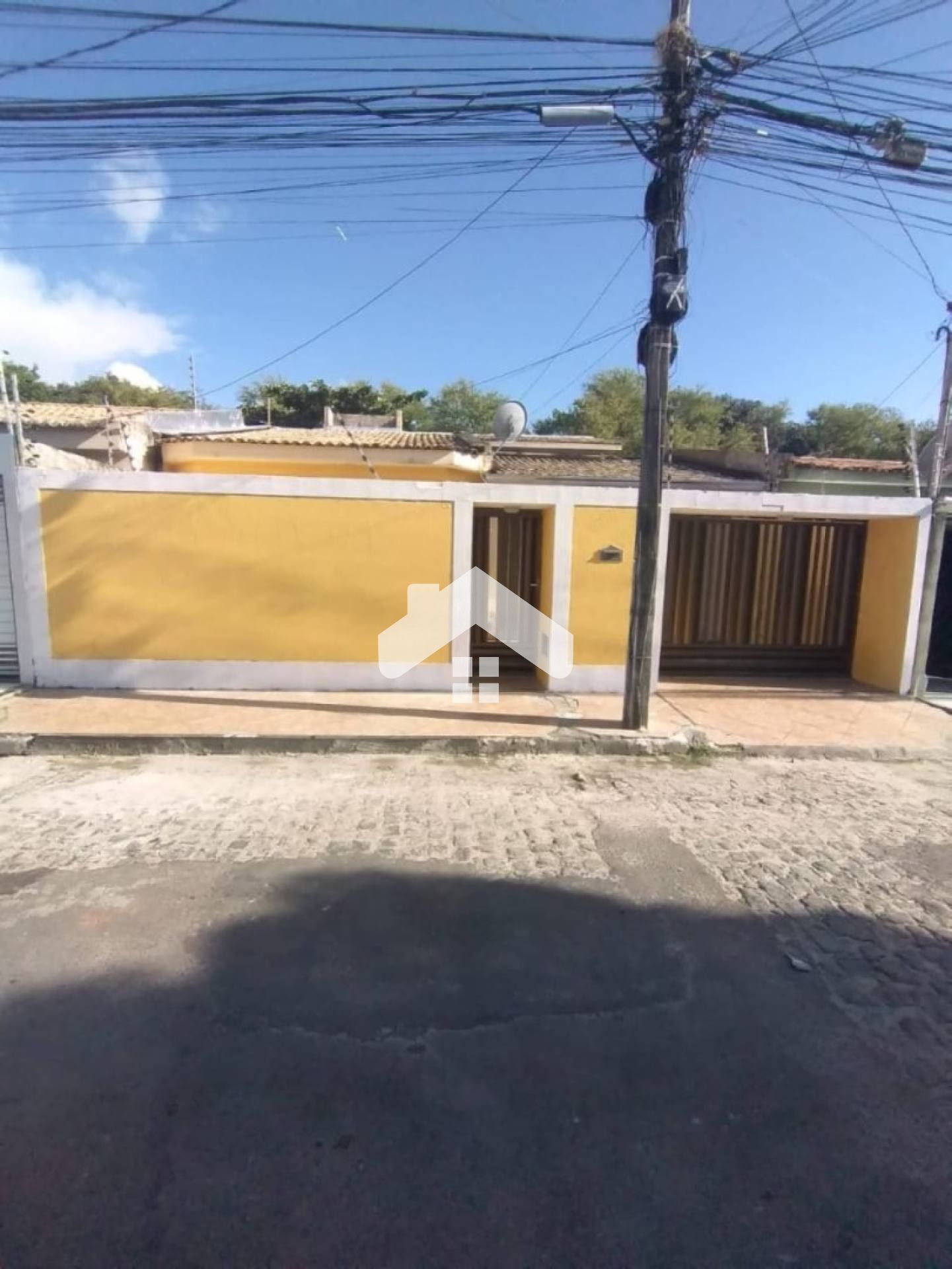 Casa Para Vender com 3 quartos 1 suítes no bairro Aeroporto em Aracaju