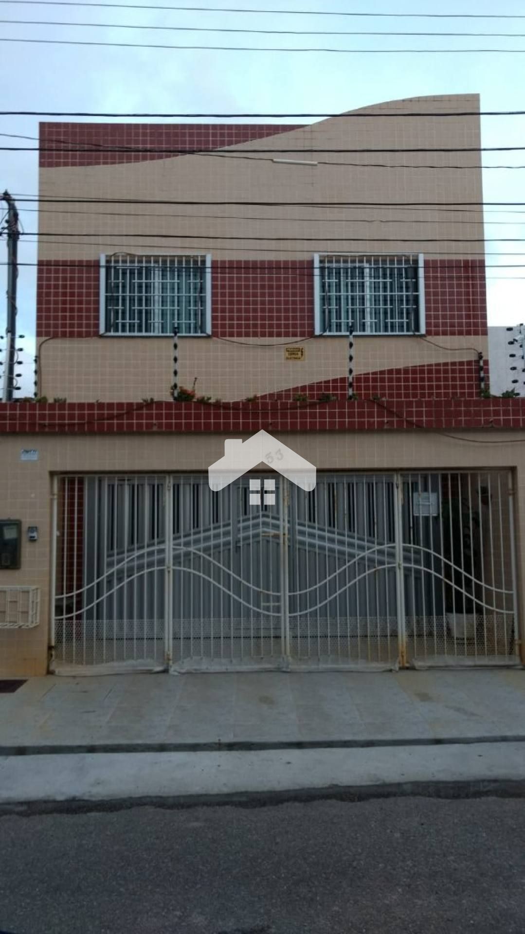 Casa Duplex Para Vender com 5 quartos 3 suítes no bairro Suíssa em Aracaju