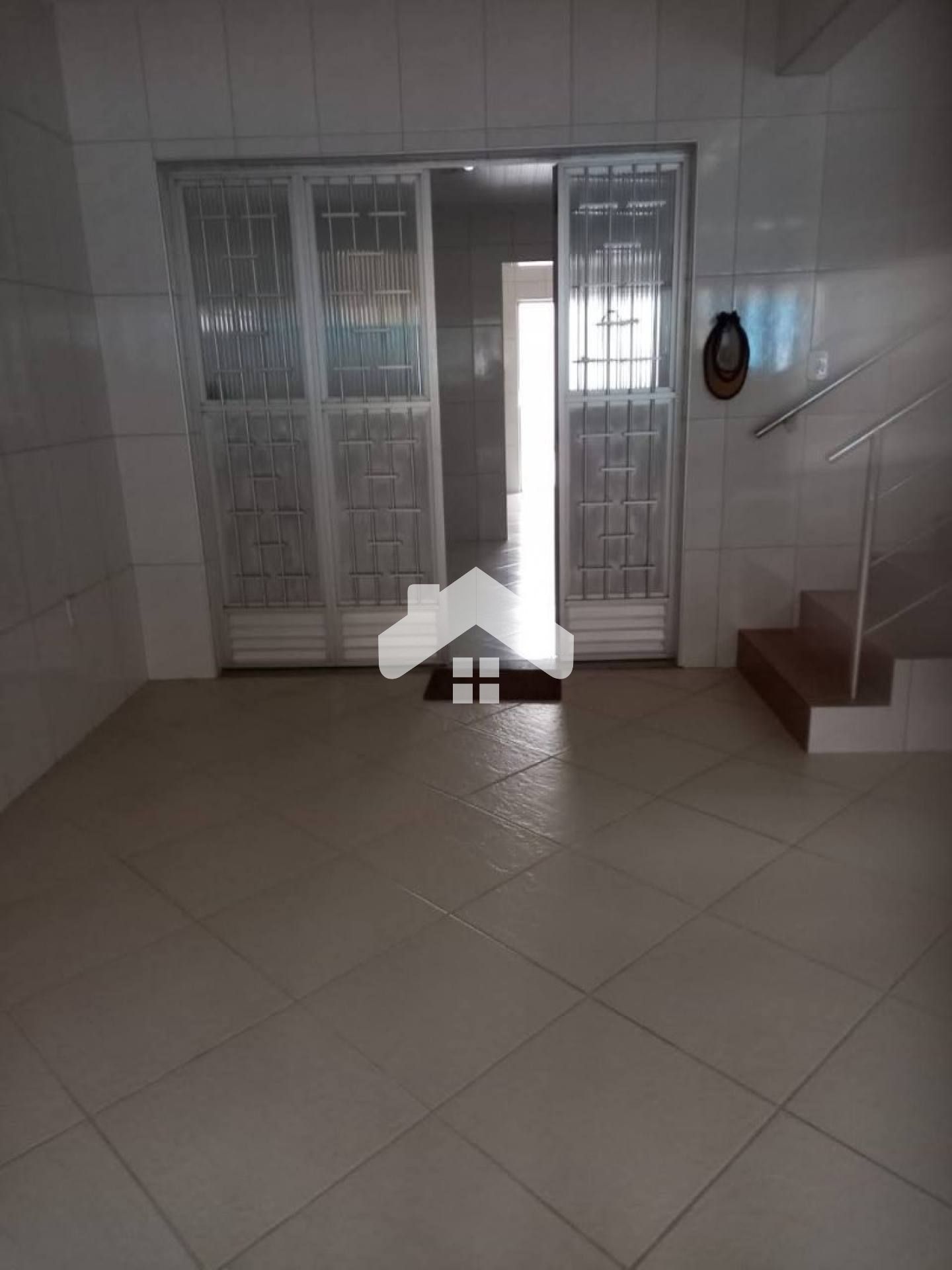 Casa Duplex Para Vender com 5 quartos 3 suítes no bairro Suíssa em Aracaju