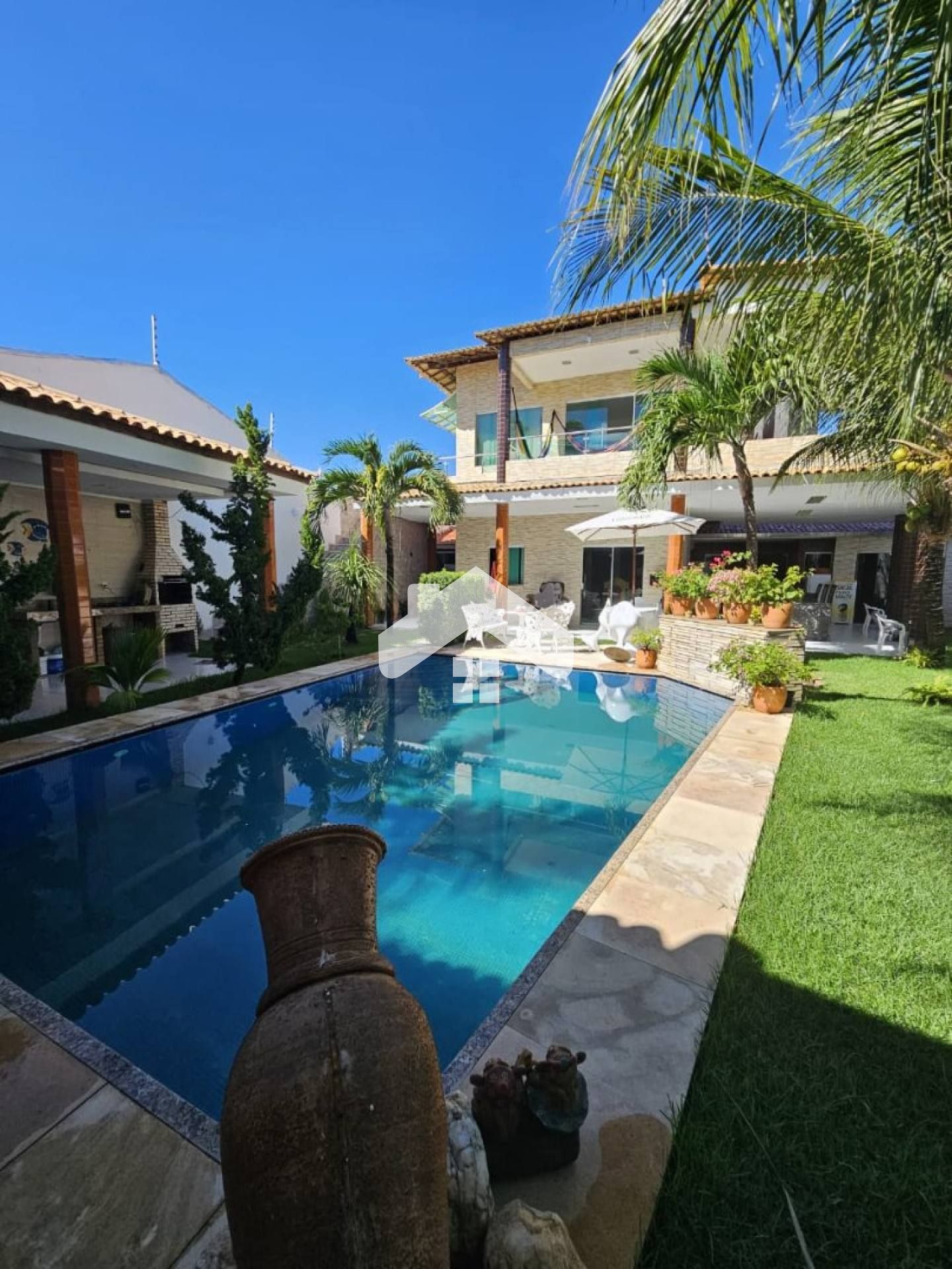 Casa Duplex Para Vender com 8 quartos 6 suítes no bairro Robalo em Aracaju