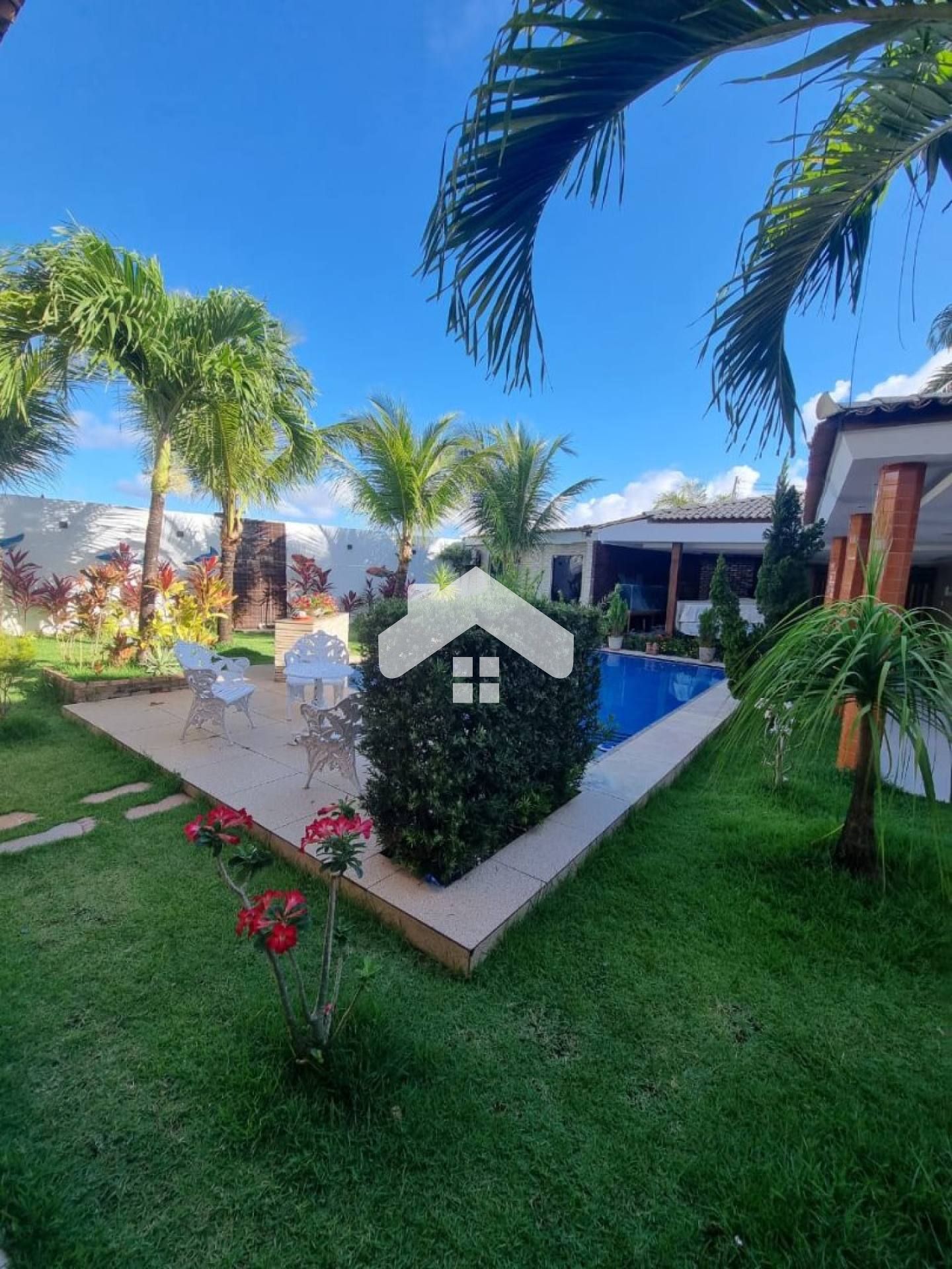 Casa Duplex Para Vender com 8 quartos 6 suítes no bairro Robalo em Aracaju