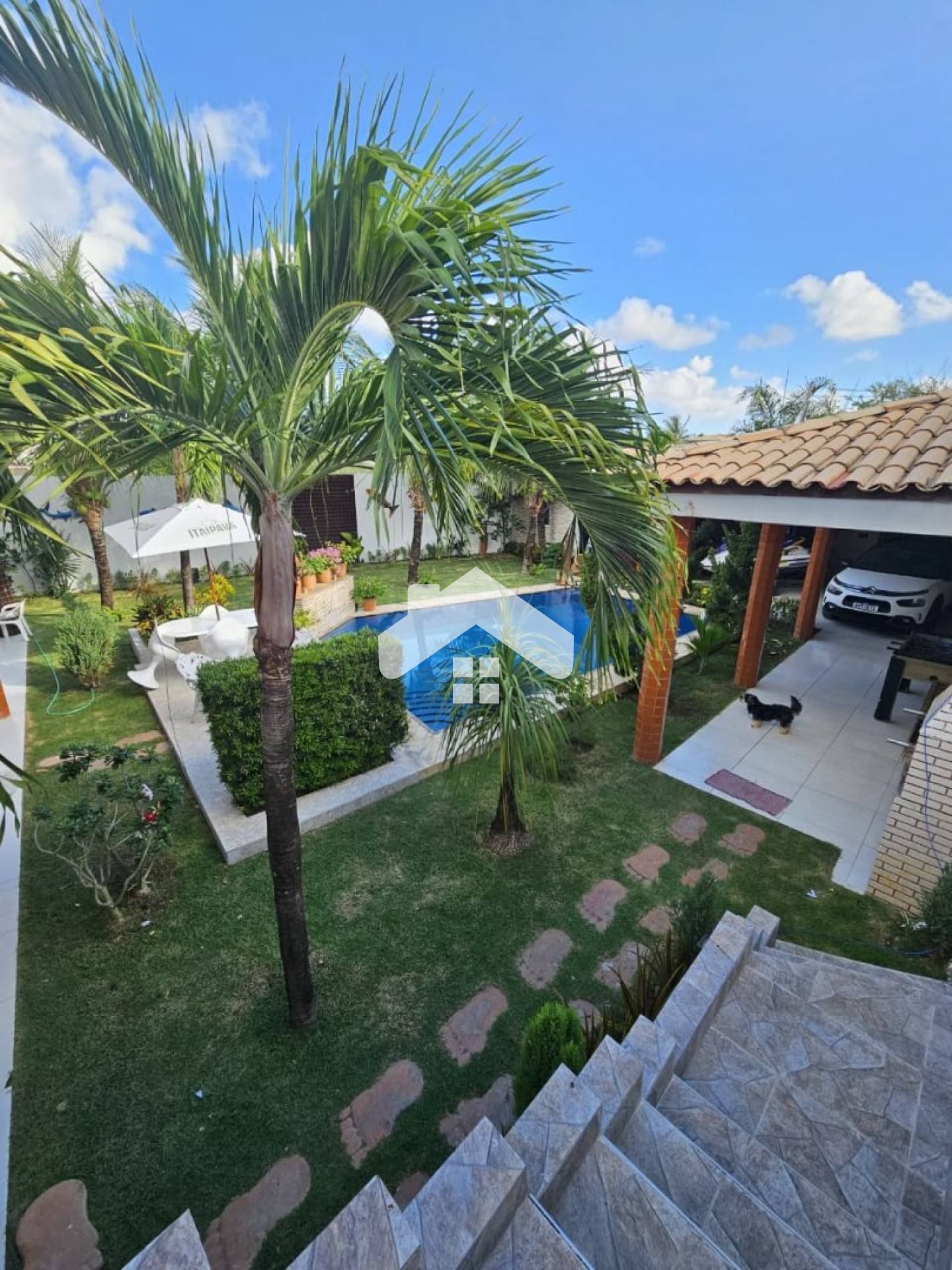 Casa Duplex Para Vender com 8 quartos 6 suítes no bairro Robalo em Aracaju