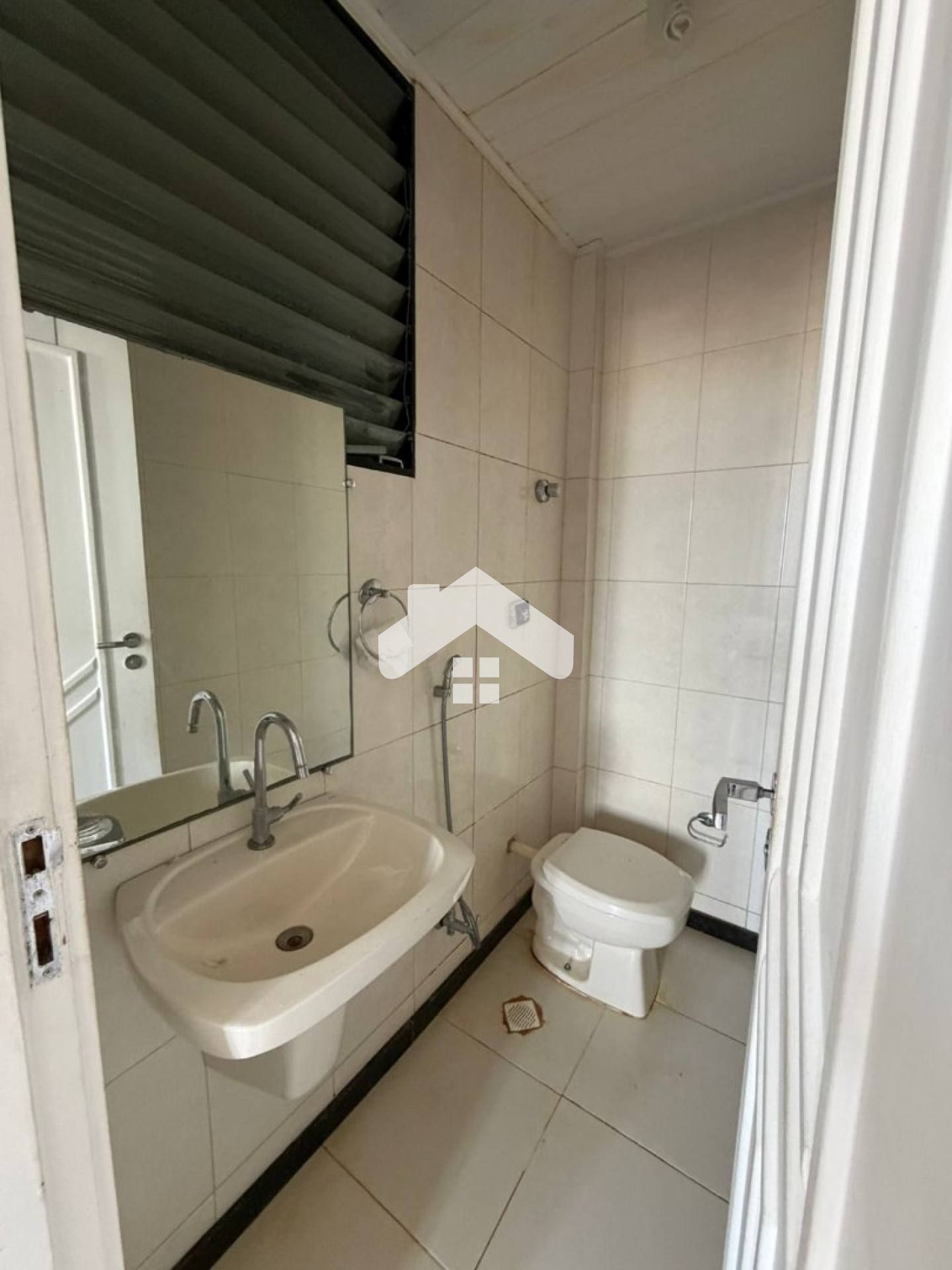 Sala comercial no Ed. Cidade de Aracaju (Condomínio incluso) - Centro