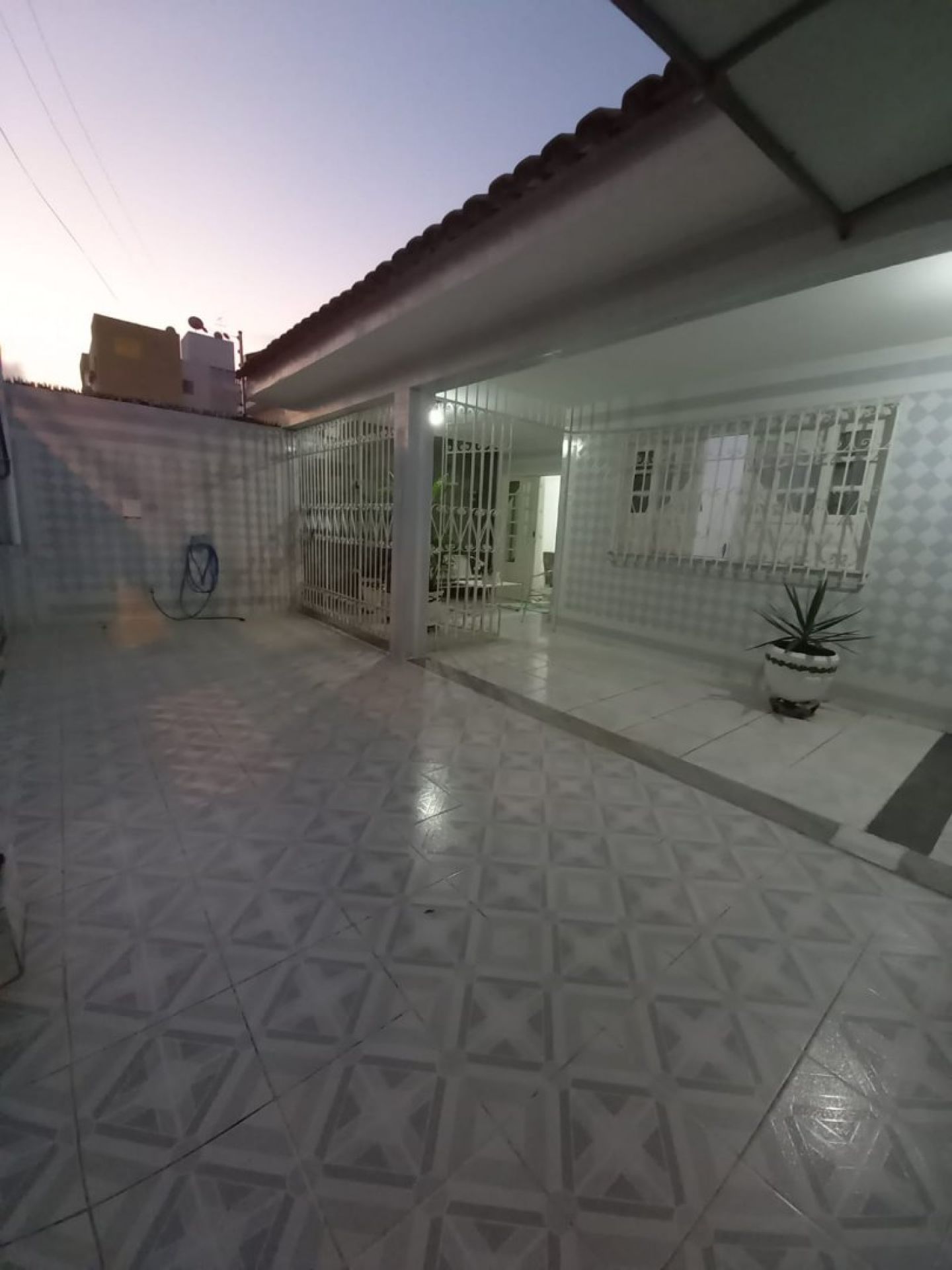 Casa Para Vender com 5 quartos 2 suítes no bairro Pereira Lobo em Aracaju