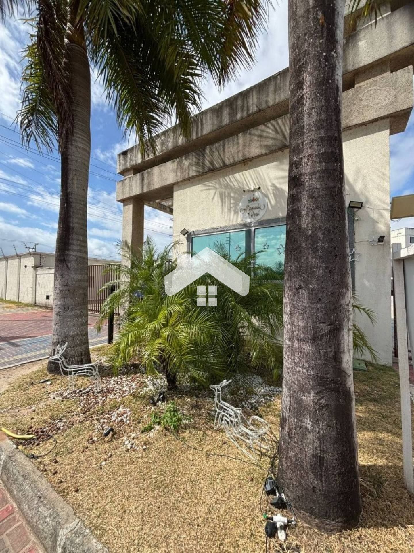 Apartamento giardino no Alameda Real, 2/4, 1 vaga (Condomínio incluso) - Marivan