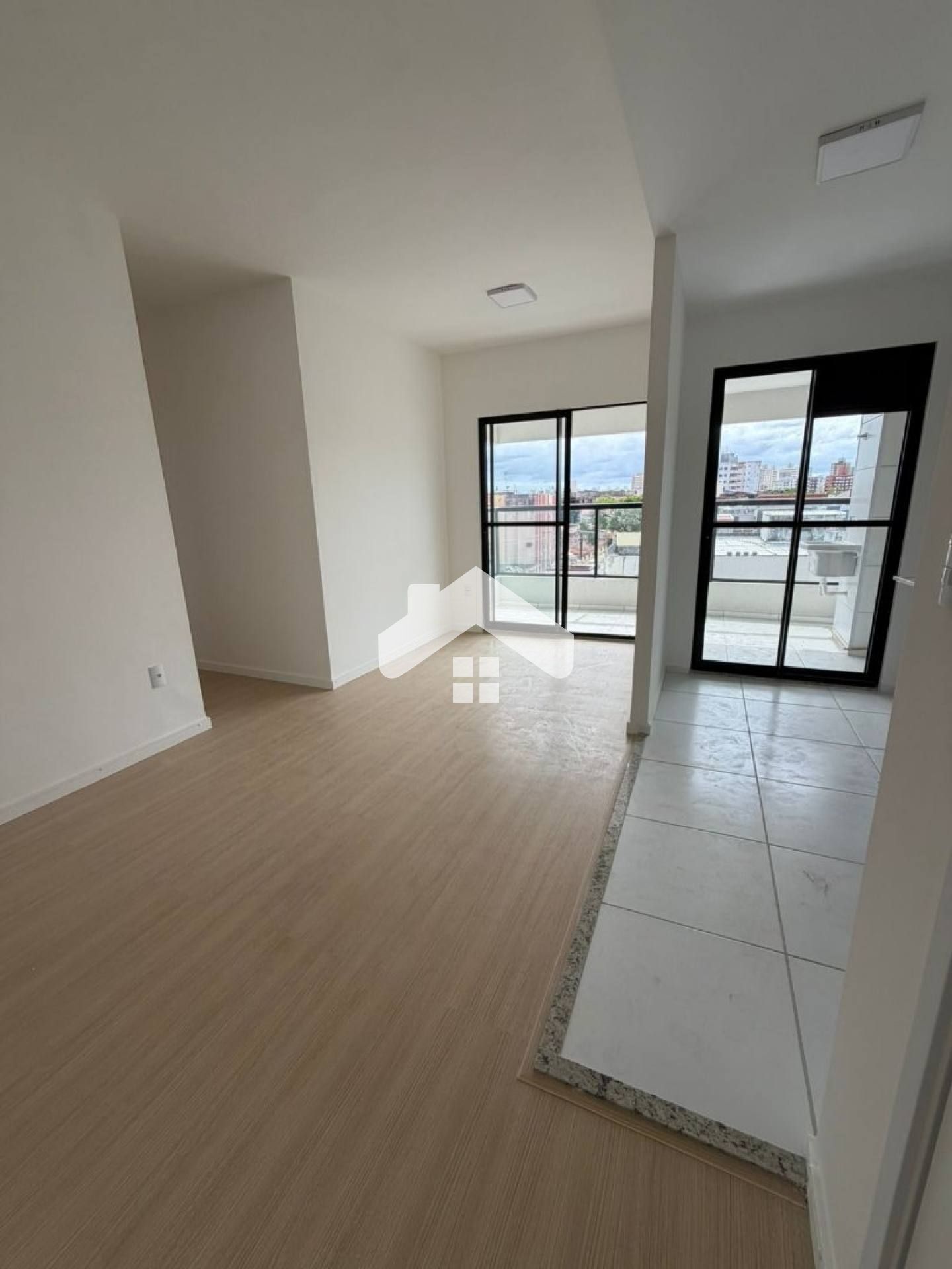 Apartamento no Luzitá, 3/4, 1 suíte, 1 vaga - Luzia