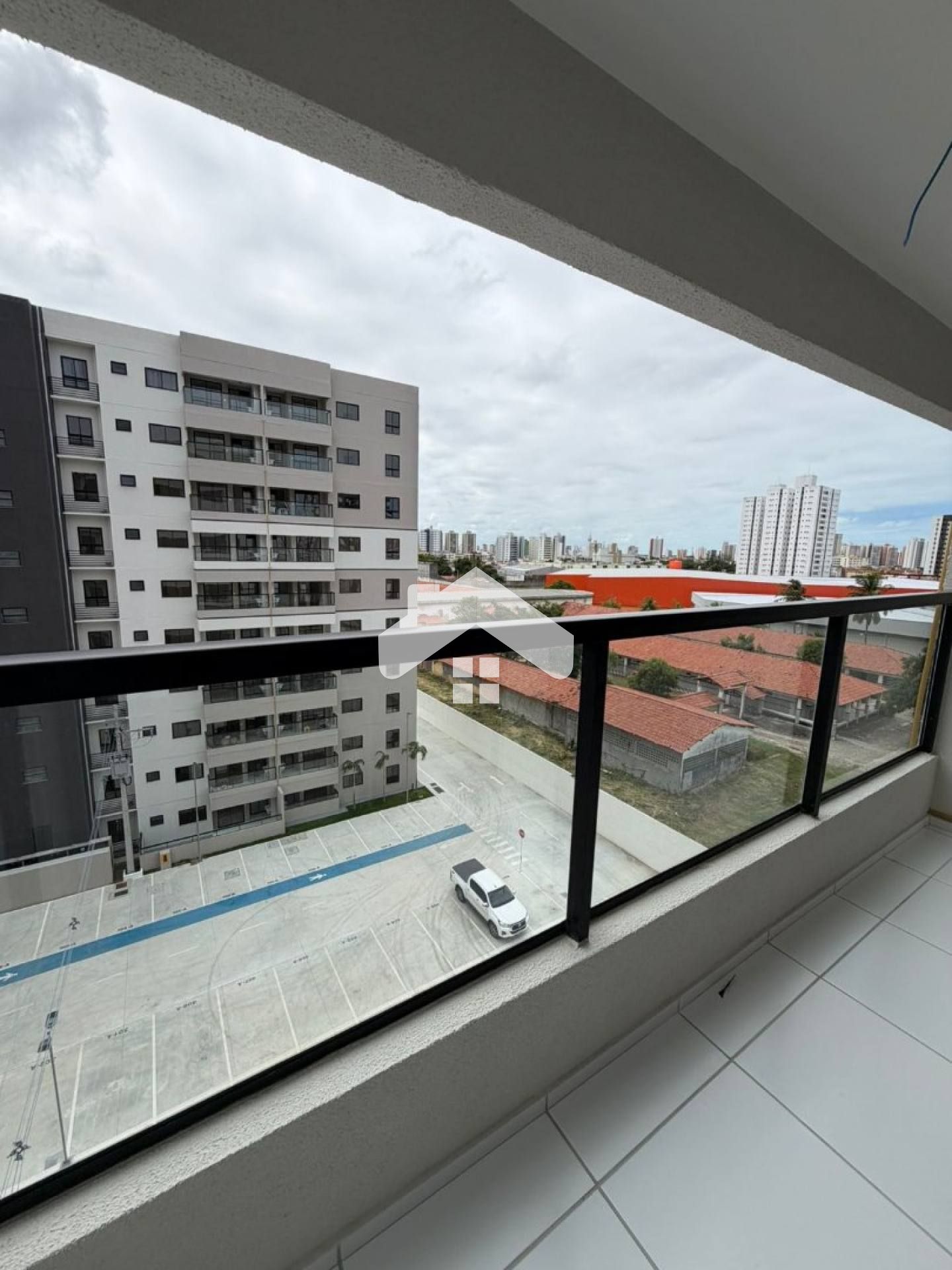 Apartamento no Luzitá, 2/4, 1 suíte, 1 vaga (Cond Incluso) - Luzia