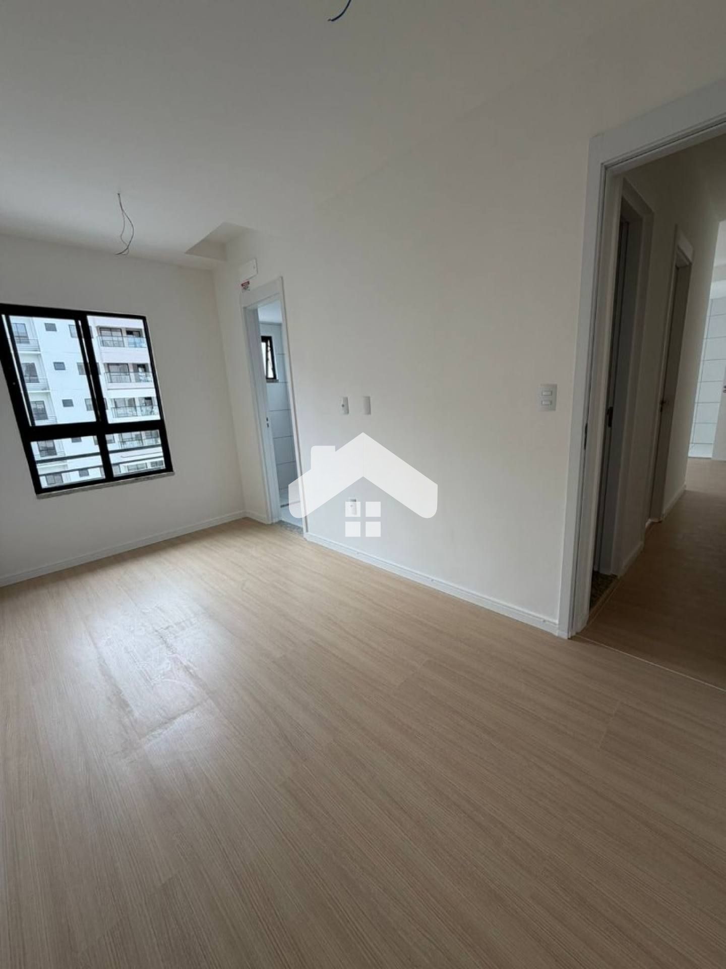 Apartamento no Luzitá, 2/4, 1 suíte, 1 vaga (Cond Incluso) - Luzia