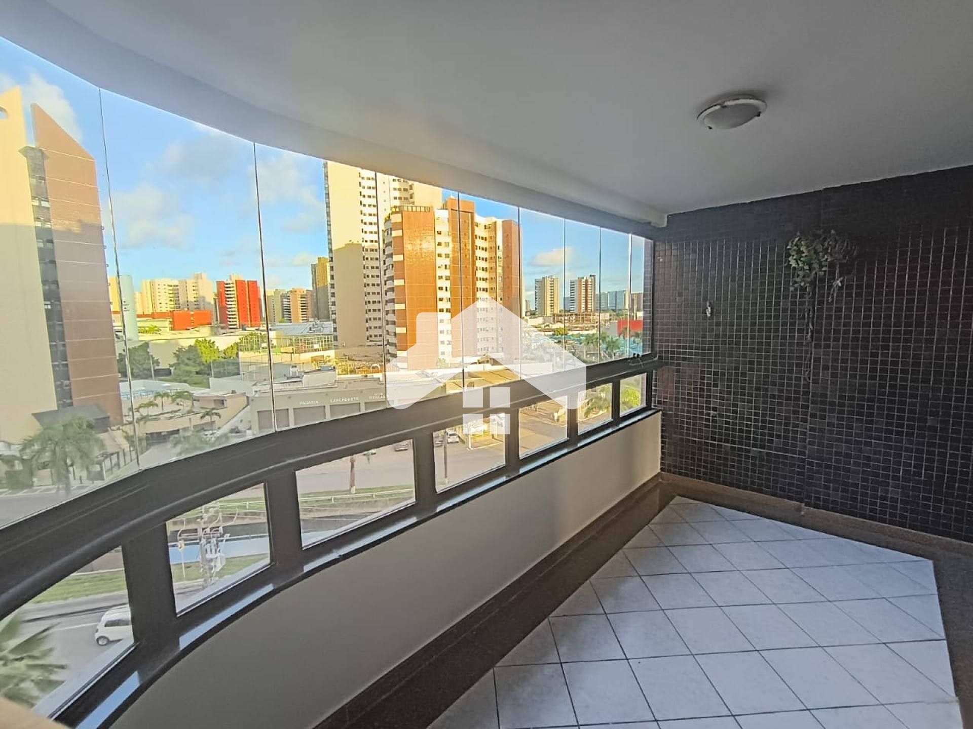 Apartamento Para Vender com 4 quartos 3 suítes no bairro Jardins em Aracaju