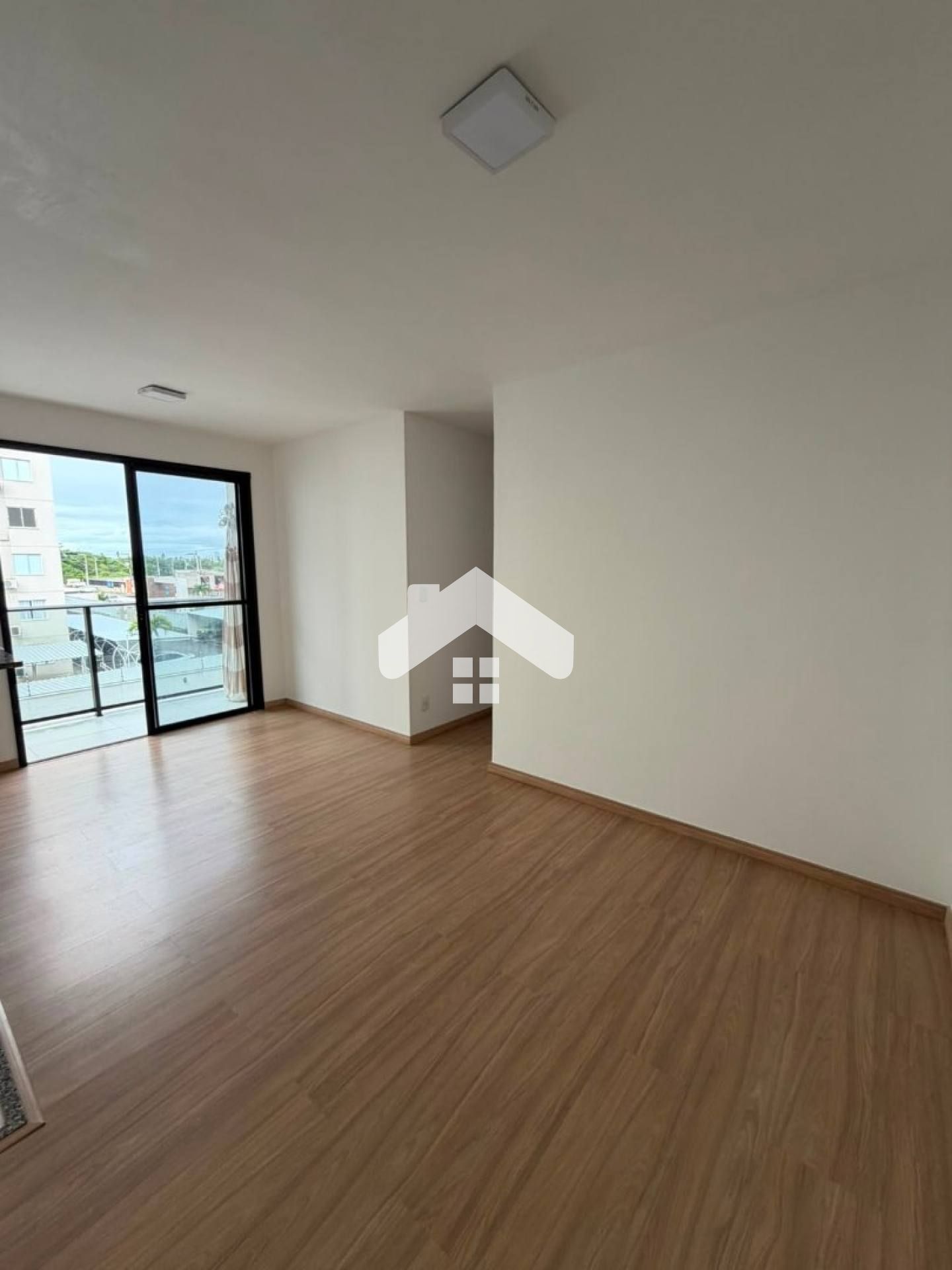 Apartamento no Lunar, 2/4, 1 suíte, 1 vaga (Condomínio incluso) – Aruana