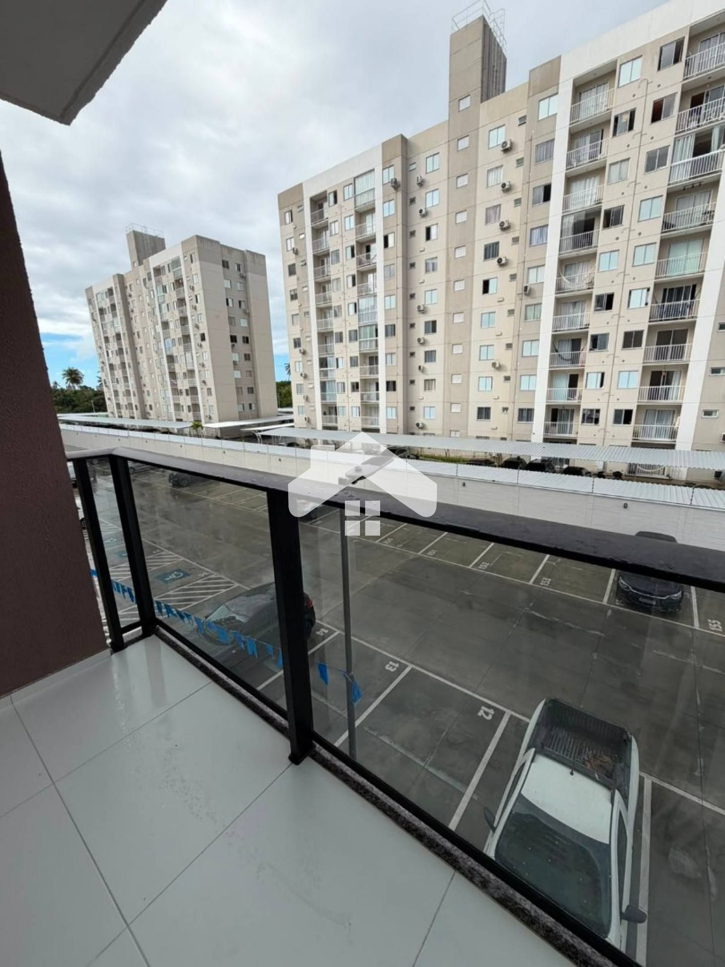 Apartamento no Lunar, 2/4, 1 suíte, 1 vaga (Condomínio incluso) – Aruana