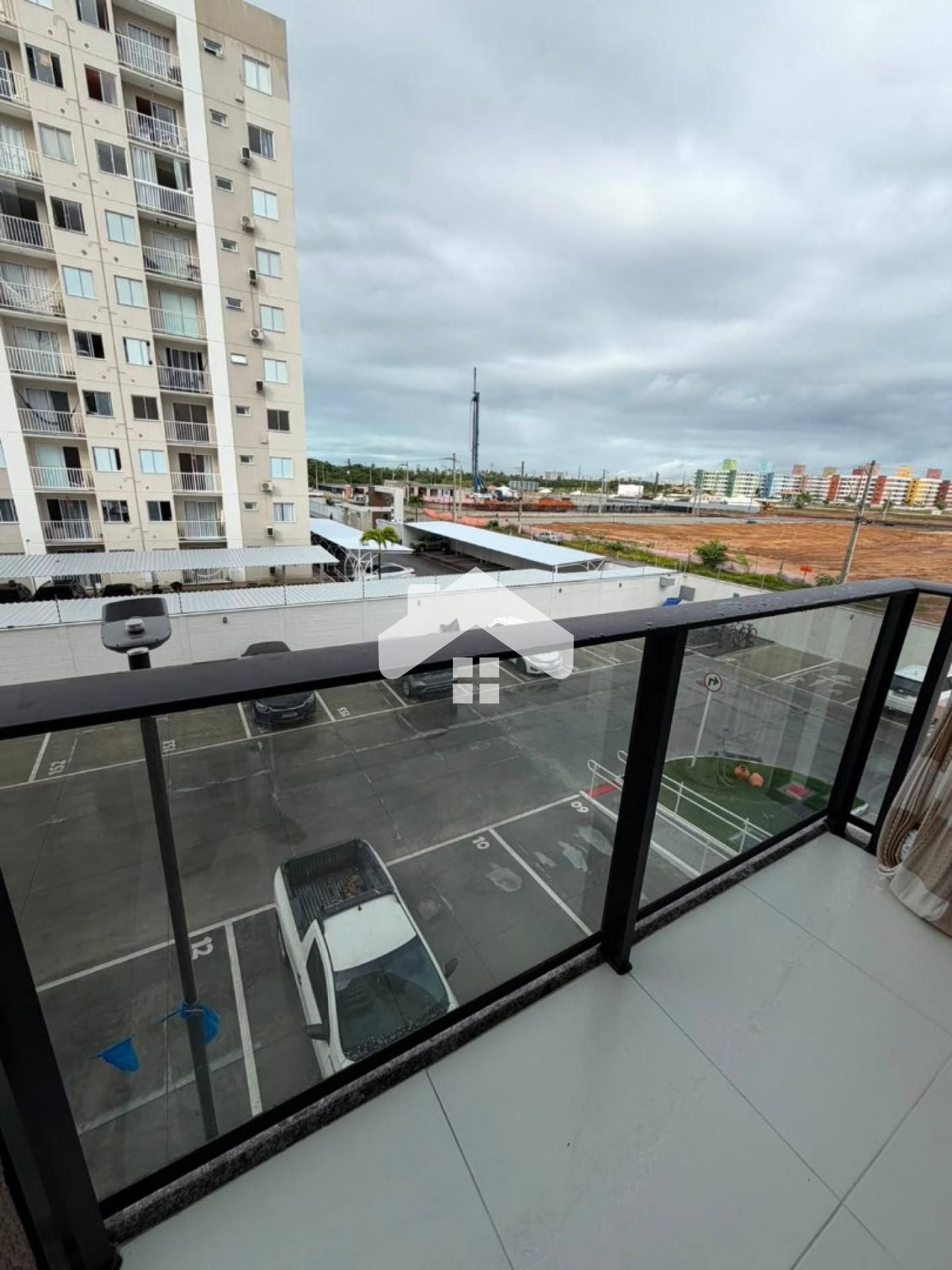 Apartamento no Lunar, 2/4, 1 suíte, 1 vaga (Condomínio incluso) – Aruana