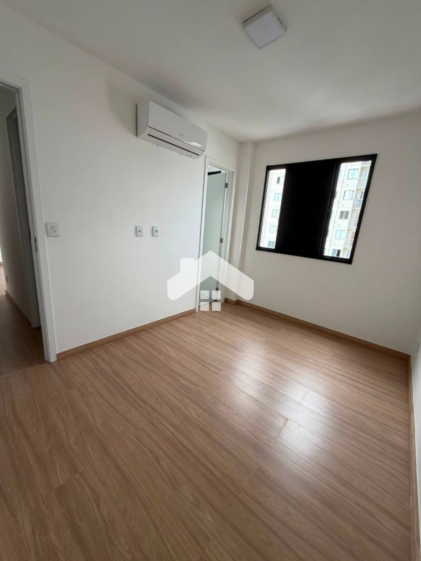 Apartamento no Lunar, 2/4, 1 suíte, 1 vaga (Condomínio incluso) – Aruana
