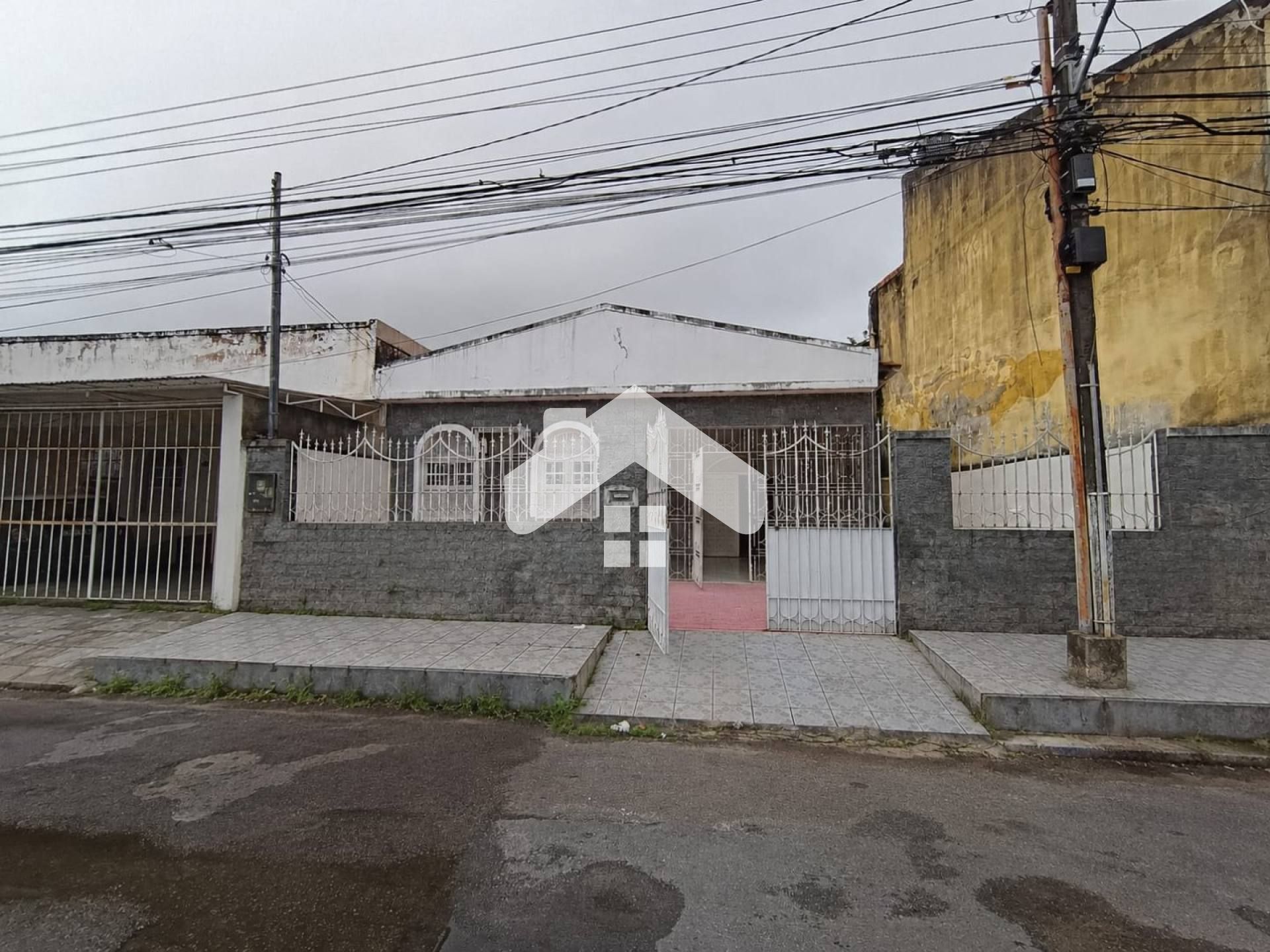 Casa Para Vender com 2 quartos no bairro Cirurgia em Aracaju