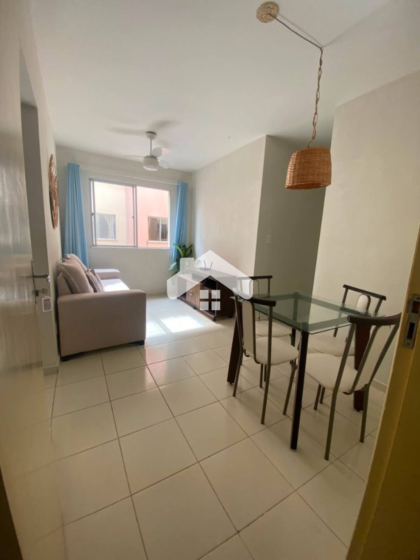 Apartamento mobiliado no Vivendas Tropical, 2/4, 1 banheiro, 1 vaga (Cond. Incluso) - São Brás.