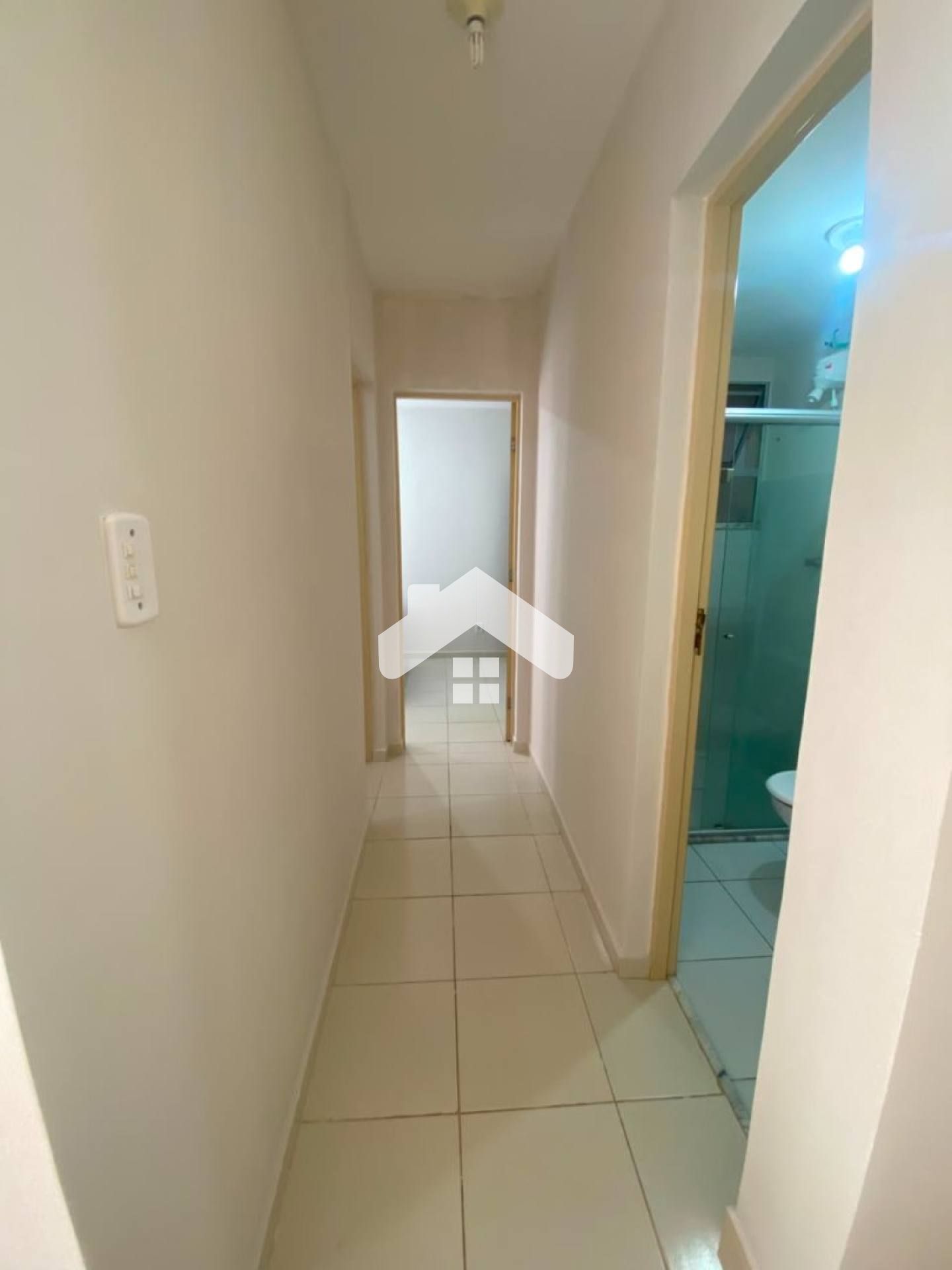 Apartamento mobiliado no Vivendas Tropical, 2/4, 1 banheiro, 1 vaga (Cond. Incluso) - São Brás.