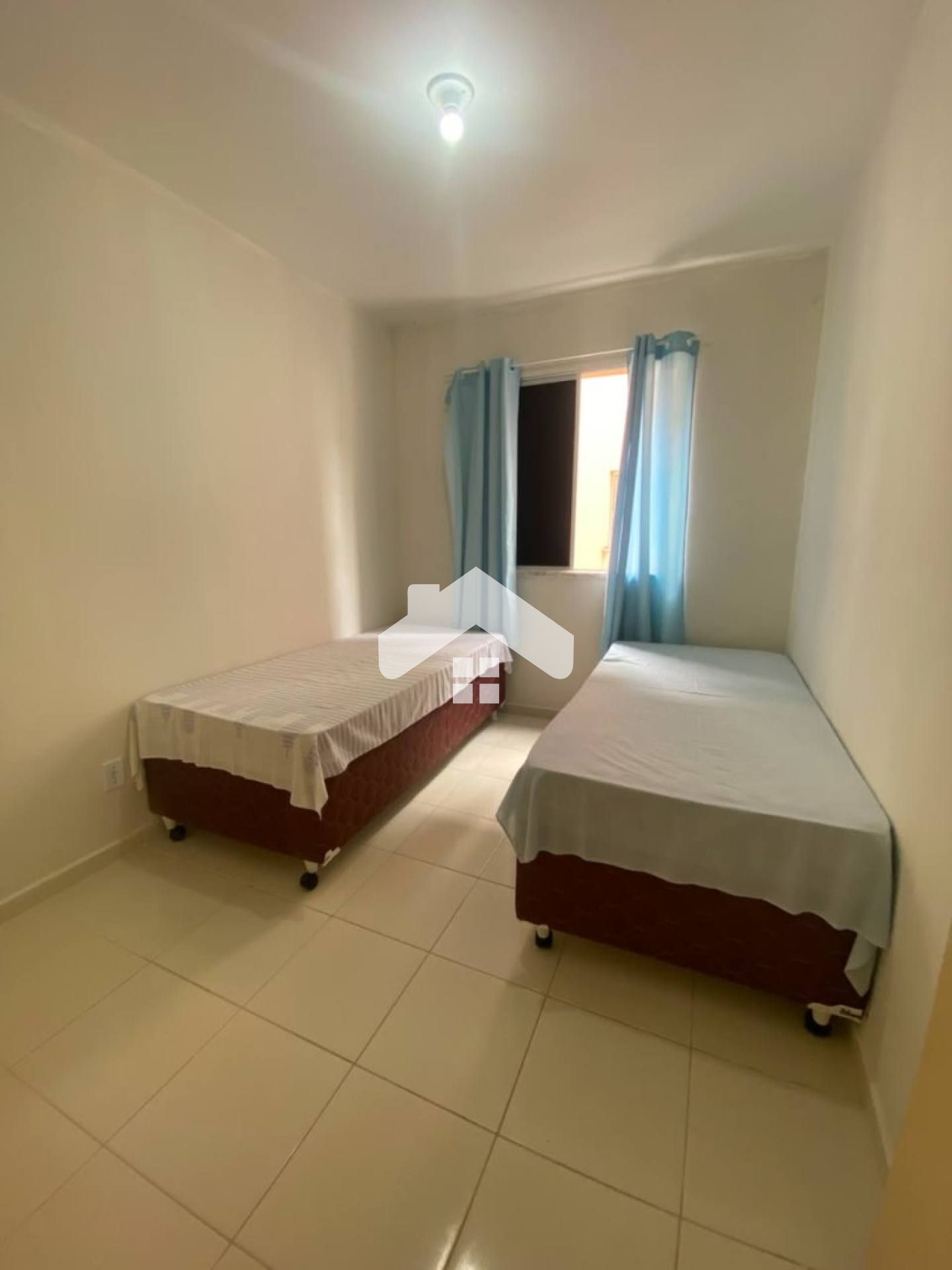 Apartamento mobiliado no Vivendas Tropical, 2/4, 1 banheiro, 1 vaga (Cond. Incluso) - São Brás.