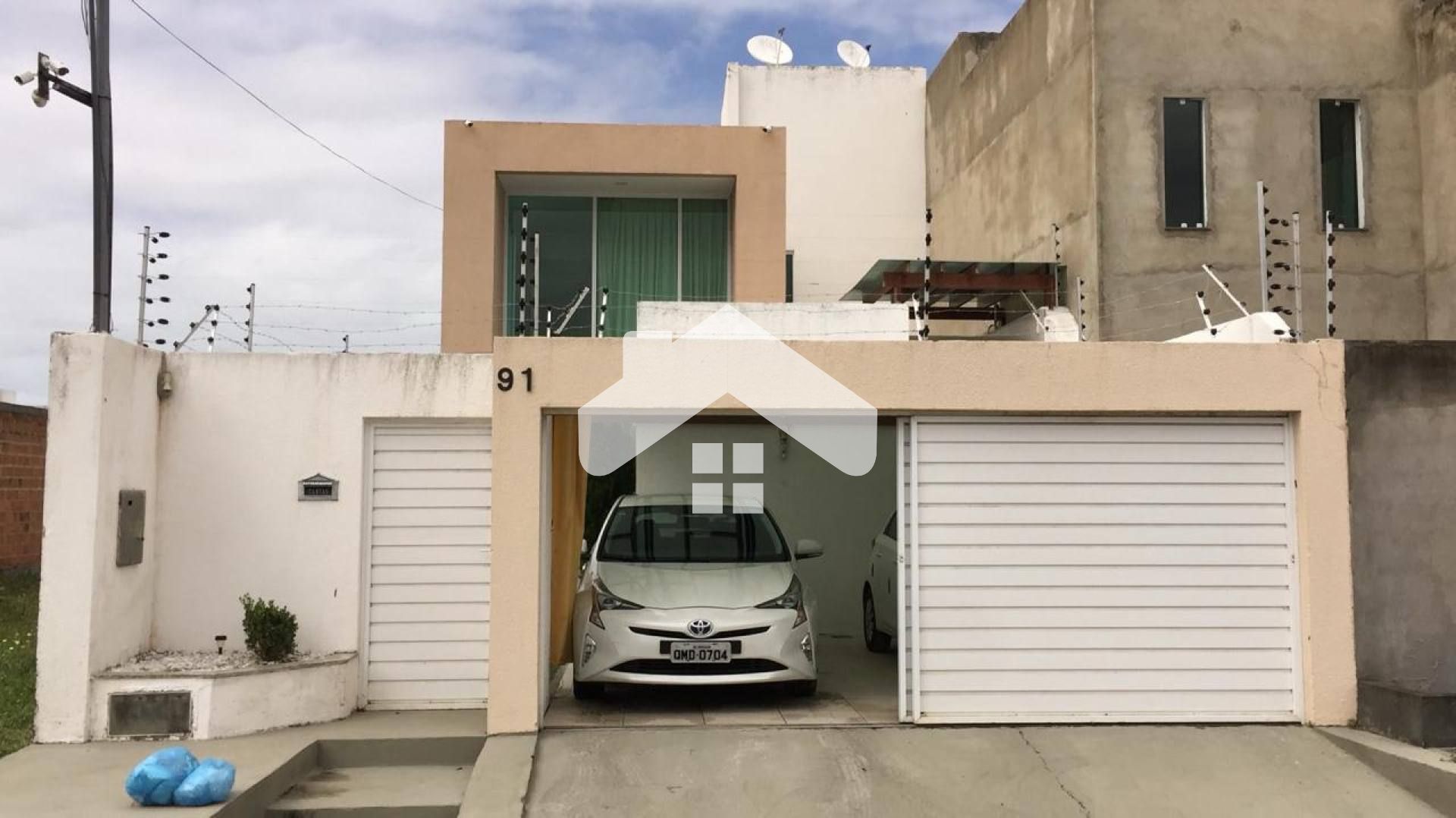 Casa Duplex Para Vender com 3 suítes na Aruana ( Porteira Fechada )