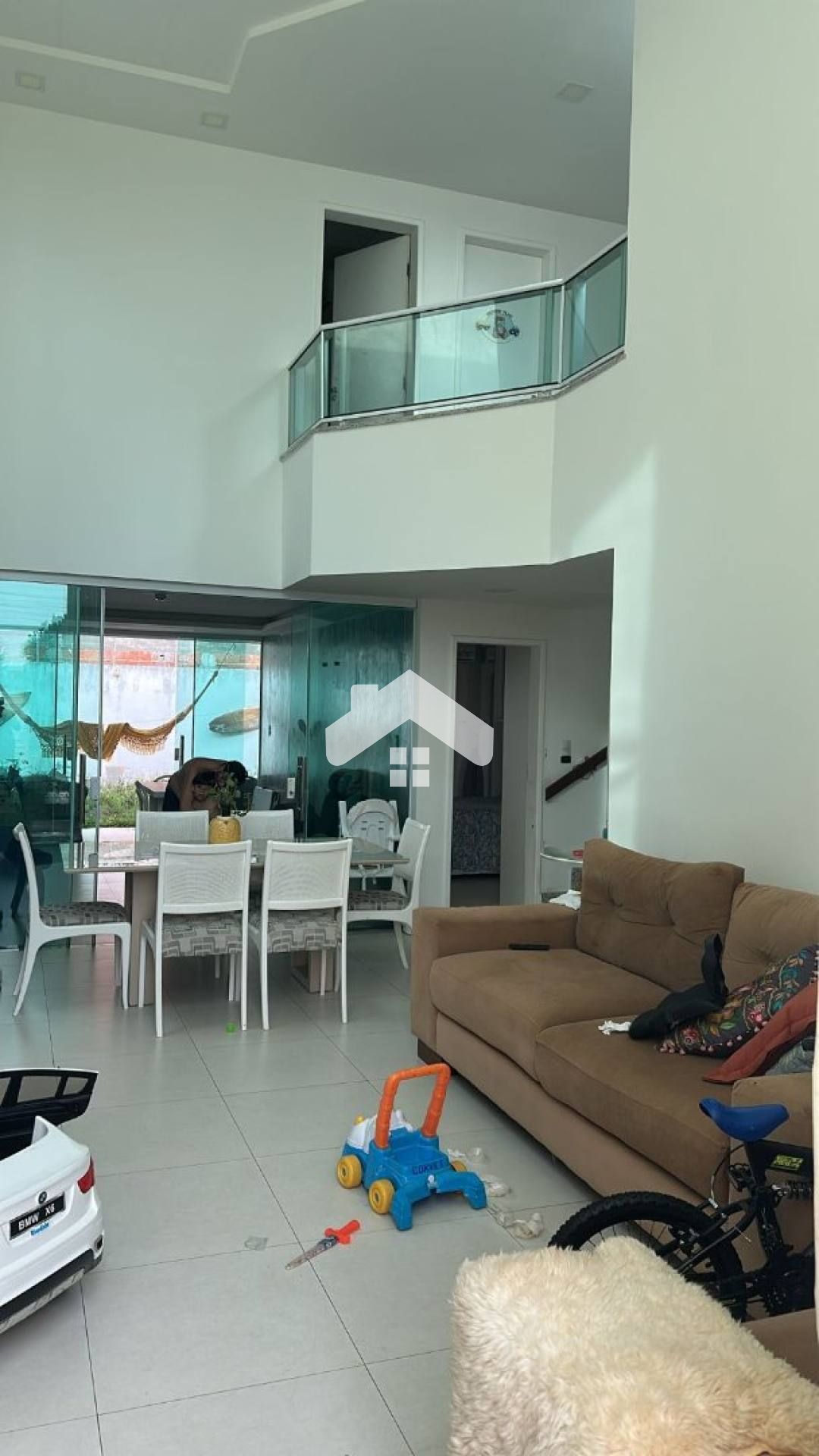 Casa Duplex Para Vender com 3 suítes na Aruana ( Porteira Fechada )