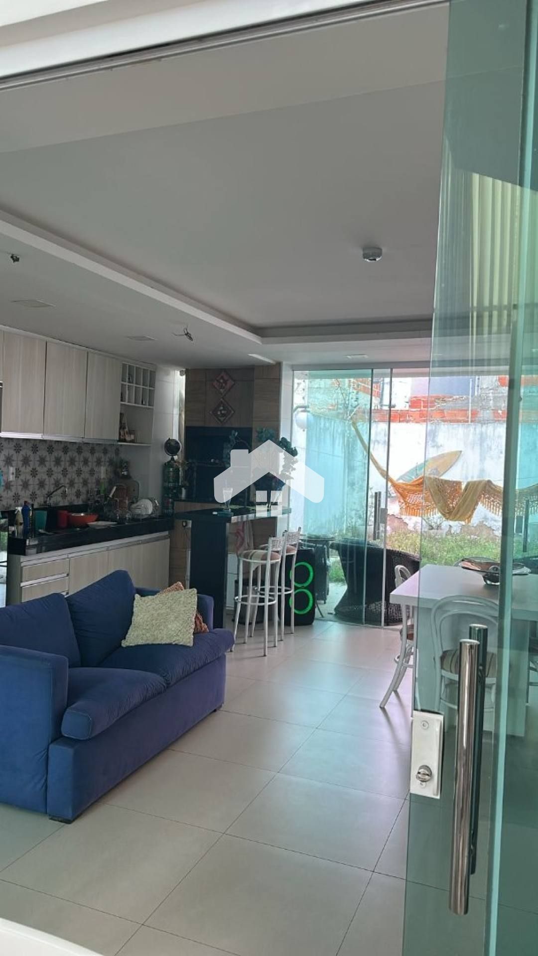Casa Duplex Para Vender com 3 suítes na Aruana ( Porteira Fechada )