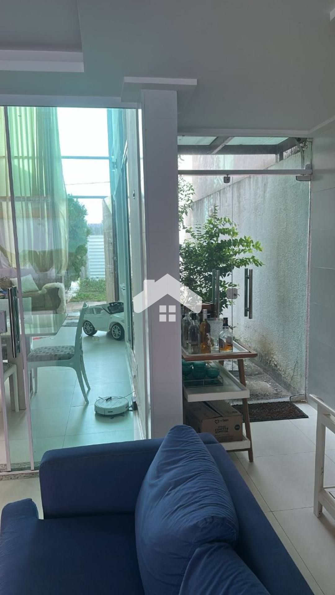 Casa Duplex Para Vender com 3 suítes na Aruana ( Porteira Fechada )