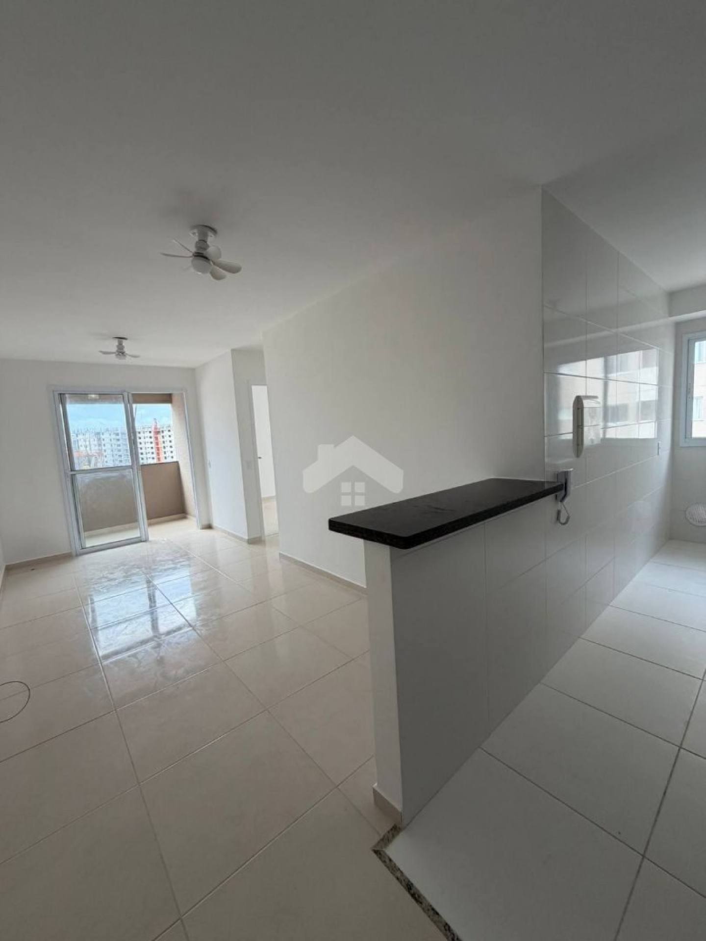 Apartamento no Aruana Park, 2/4, 1 banheiro, 1 vaga (condomínio incluso) - Aruana