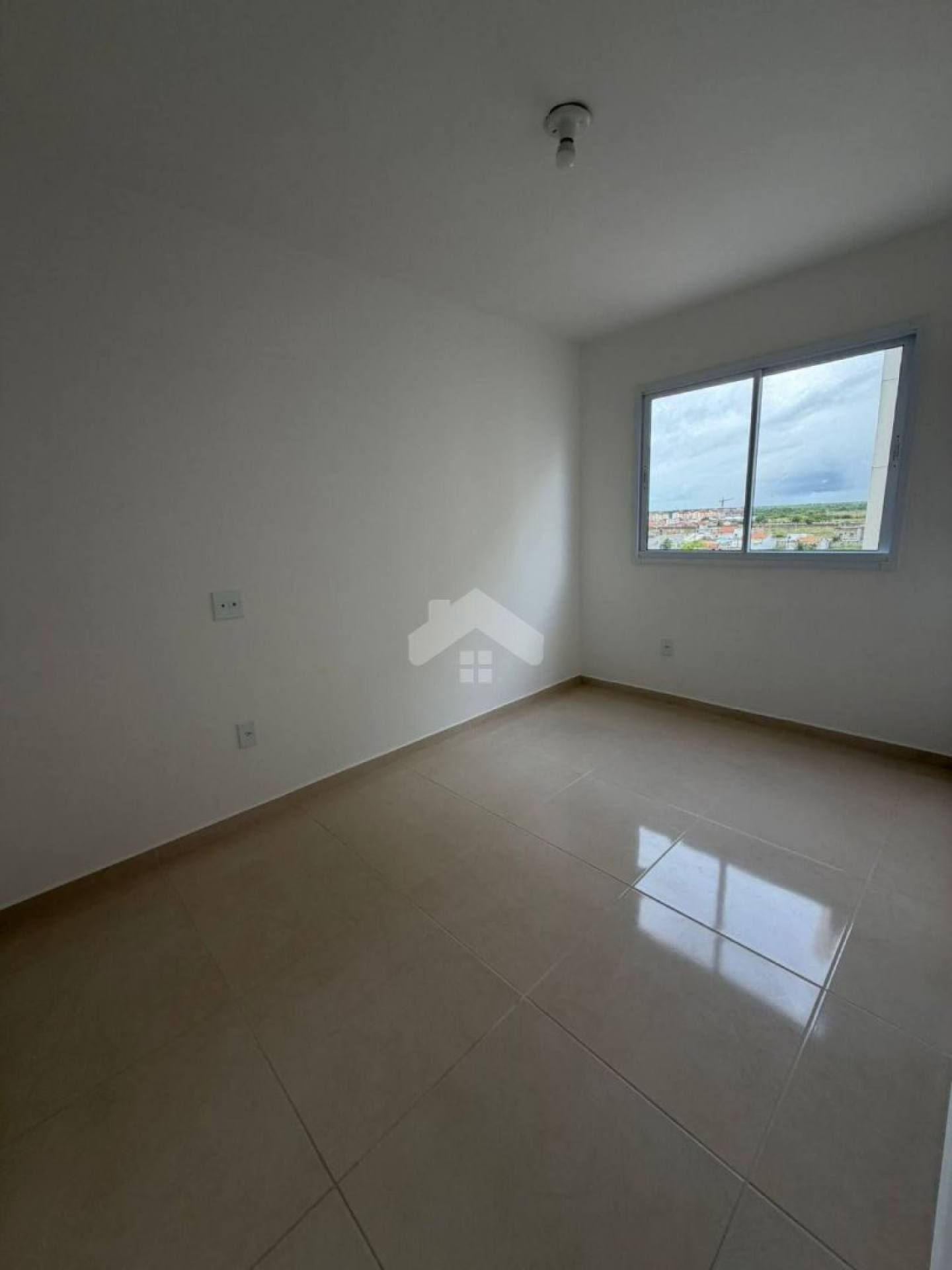 Apartamento no Aruana Park, 2/4, 1 banheiro, 1 vaga (condomínio incluso) - Aruana