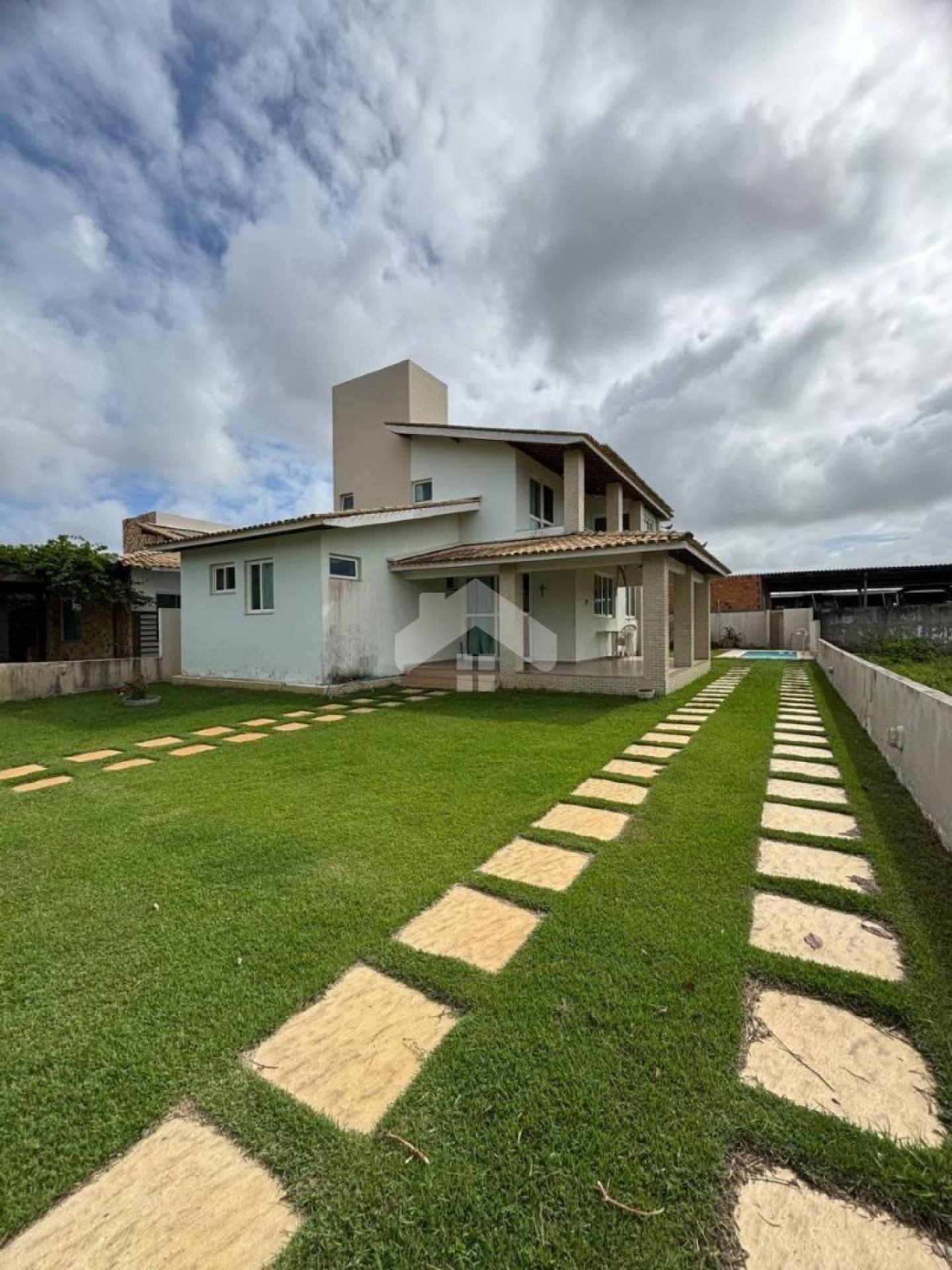 Casa Mobiliada no Condomínio Rio Vermelho, 5/4, 3 Suítes, 3 Vagas (Cond. Incluso) - Mosqueiro.