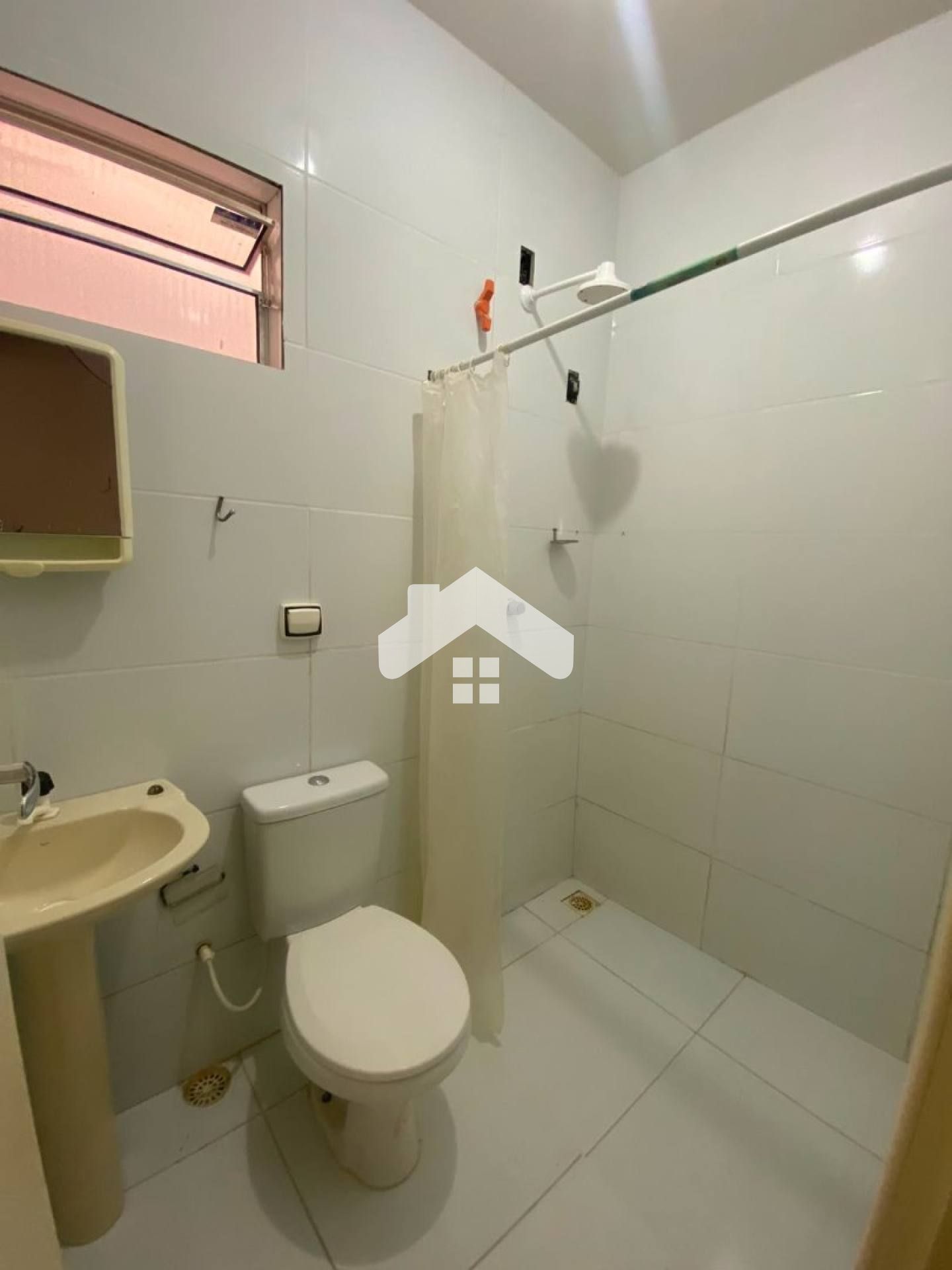Kitnet no Bairro Siqueira Campos, 1/4 – Térreo.