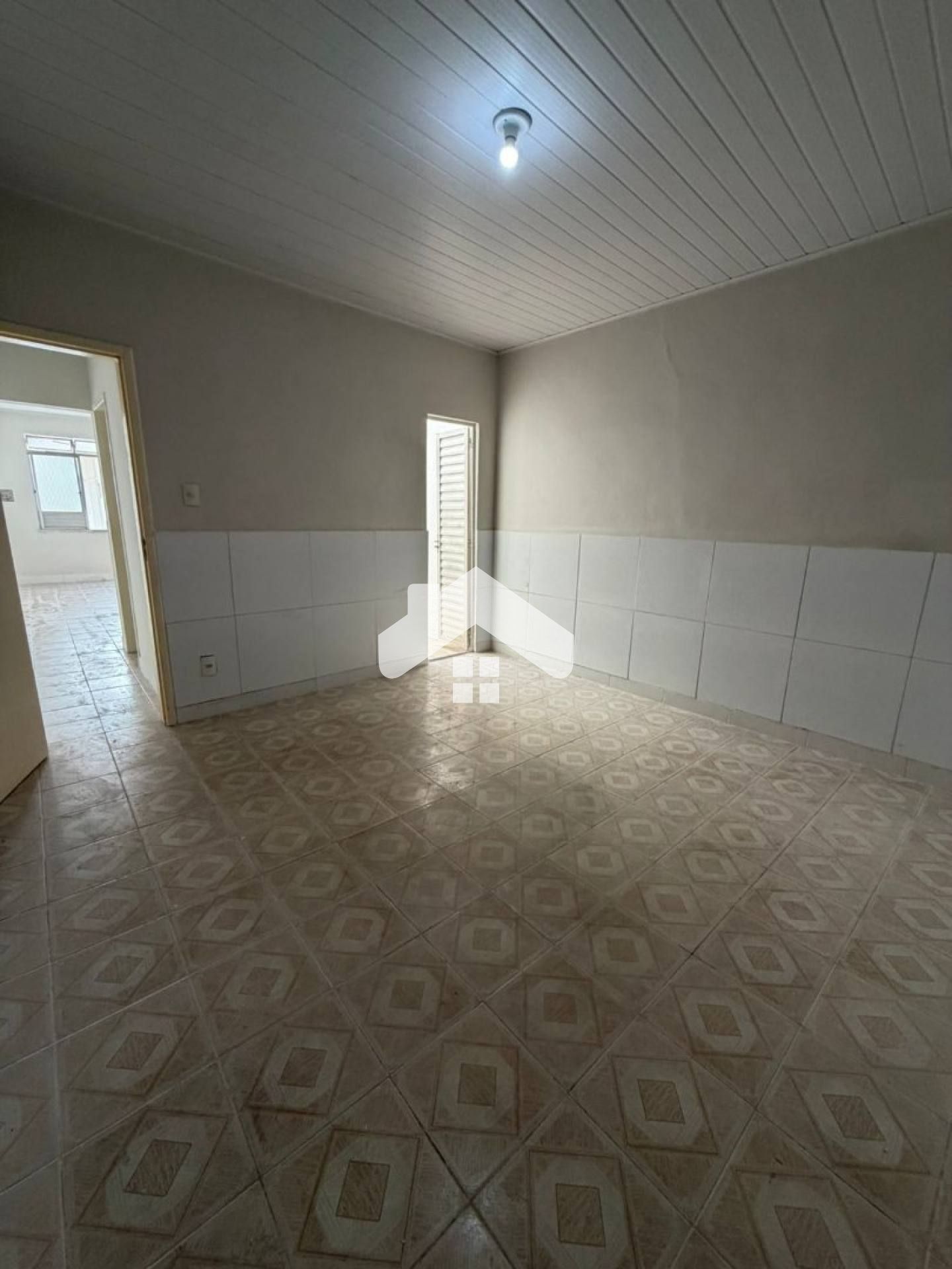 Casa de Vila, 1/4, 1 banheiro, sem vaga – Siqueira Campos.