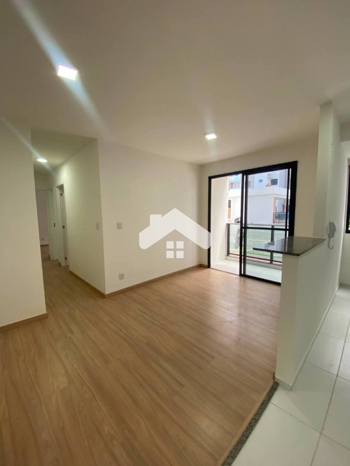 Apartamento no Lunar, 2/4, 1 suíte, 1 vaga (Condomínio incluso) – Aruana.
