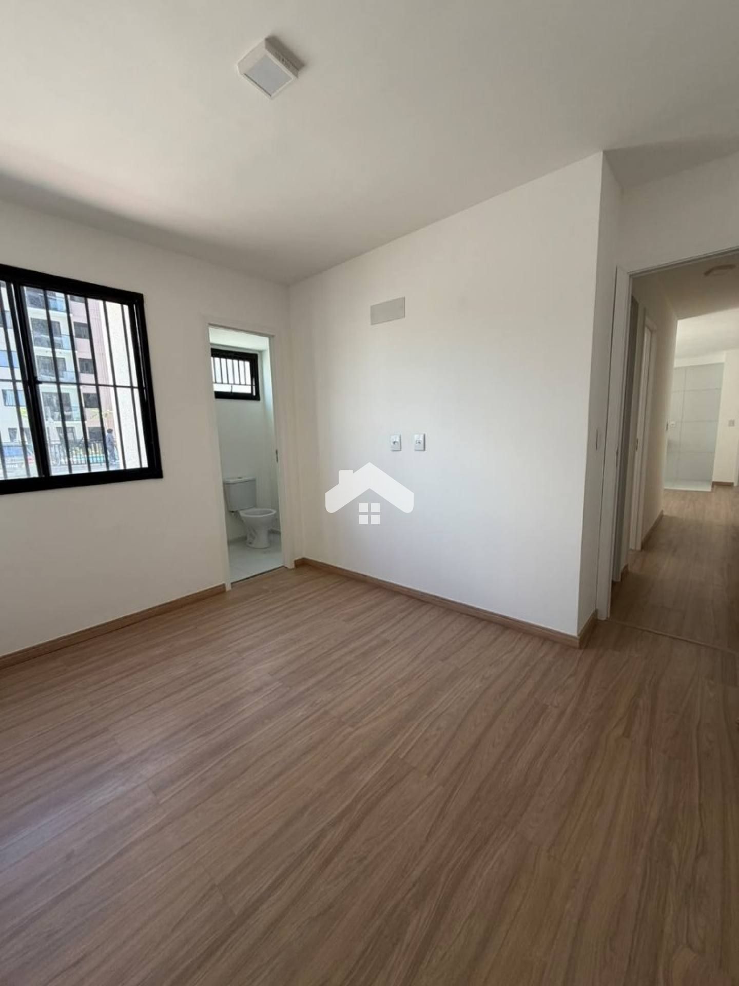 Apartamento no Lunar, 2/4, 1 suíte, 1 vaga (Condomínio incluso) – Aruana.