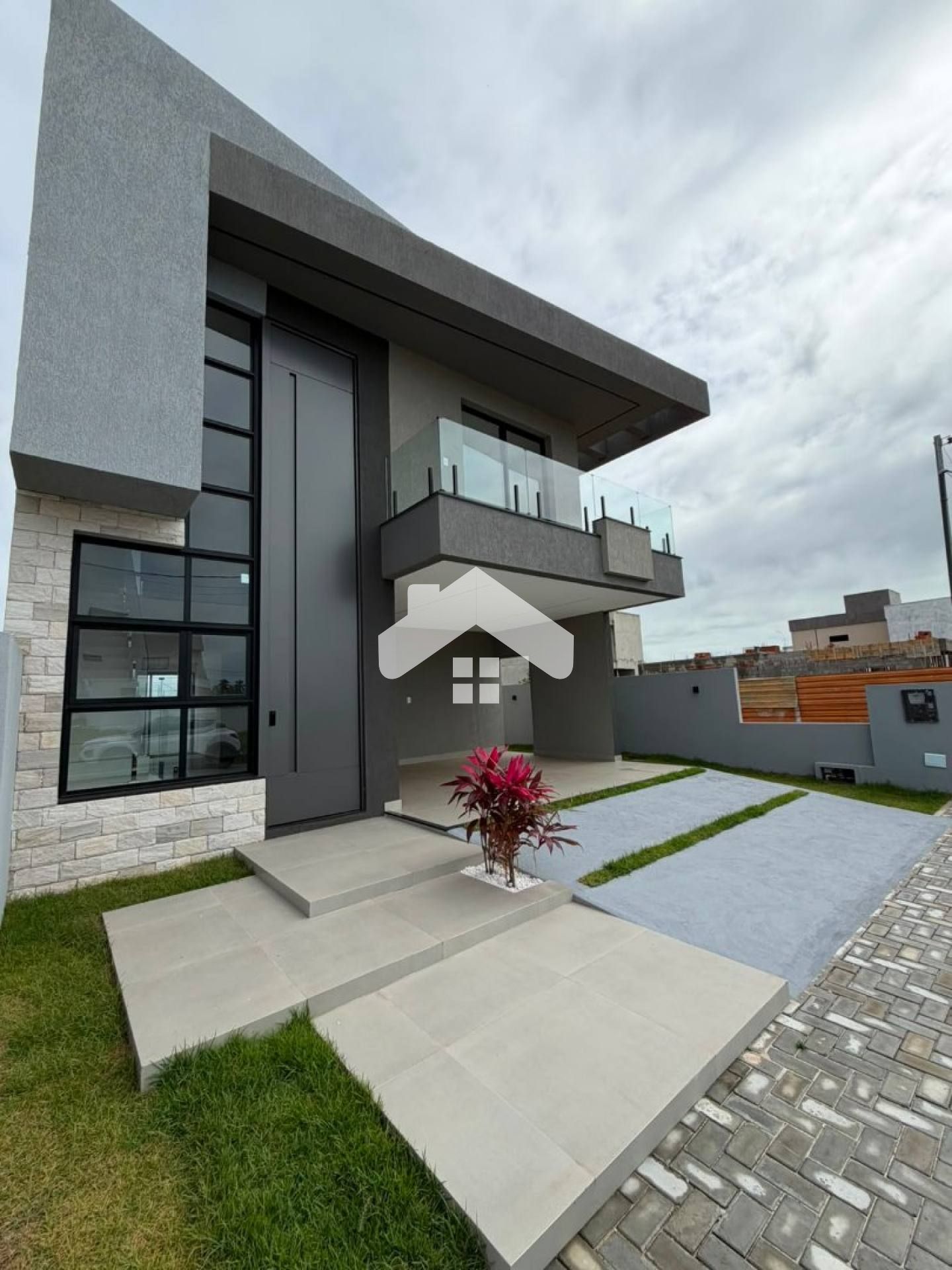 Casa no Cond. Villaredo, 4/4, 2 suítes, 2 vagas (Cond. Incluso) - Barra dos Coqueiros