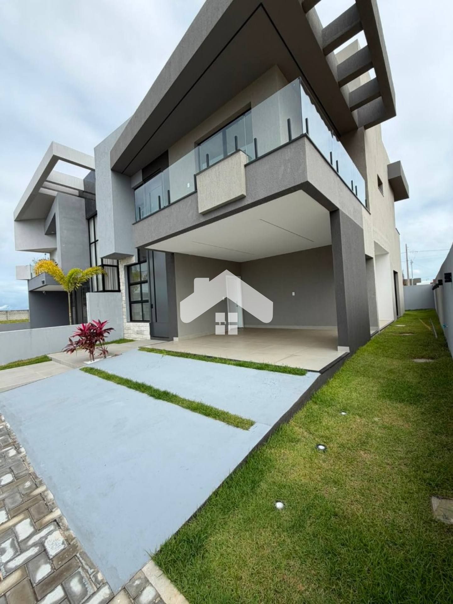 Casa no Cond. Villaredo, 4/4, 2 suítes, 2 vagas (Cond. Incluso) - Barra dos Coqueiros
