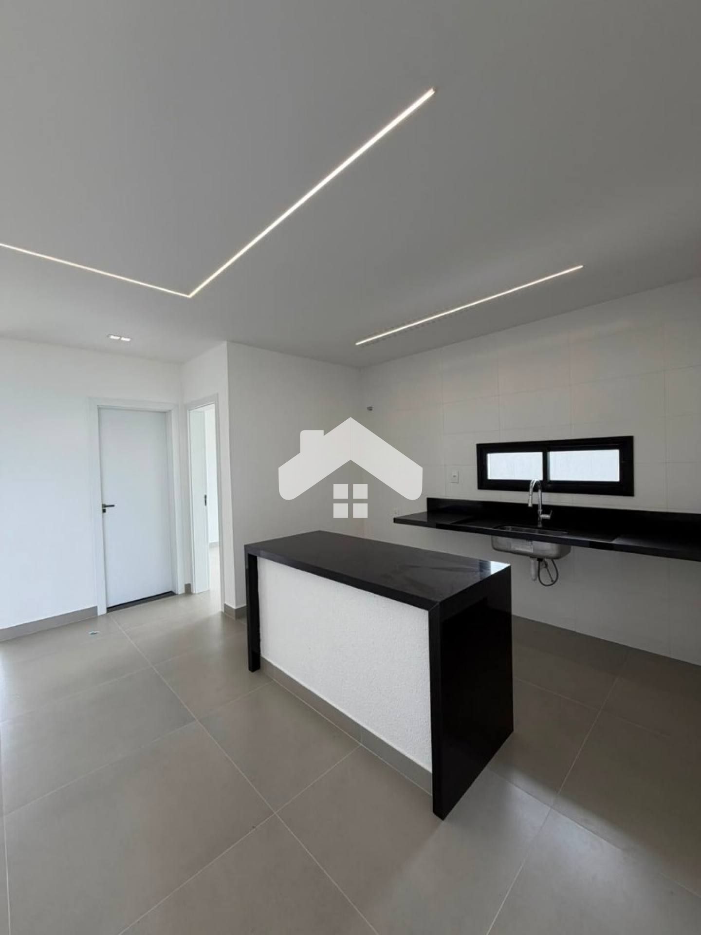 Casa no Cond. Villaredo, 4/4, 2 suítes, 2 vagas (Cond. Incluso) - Barra dos Coqueiros