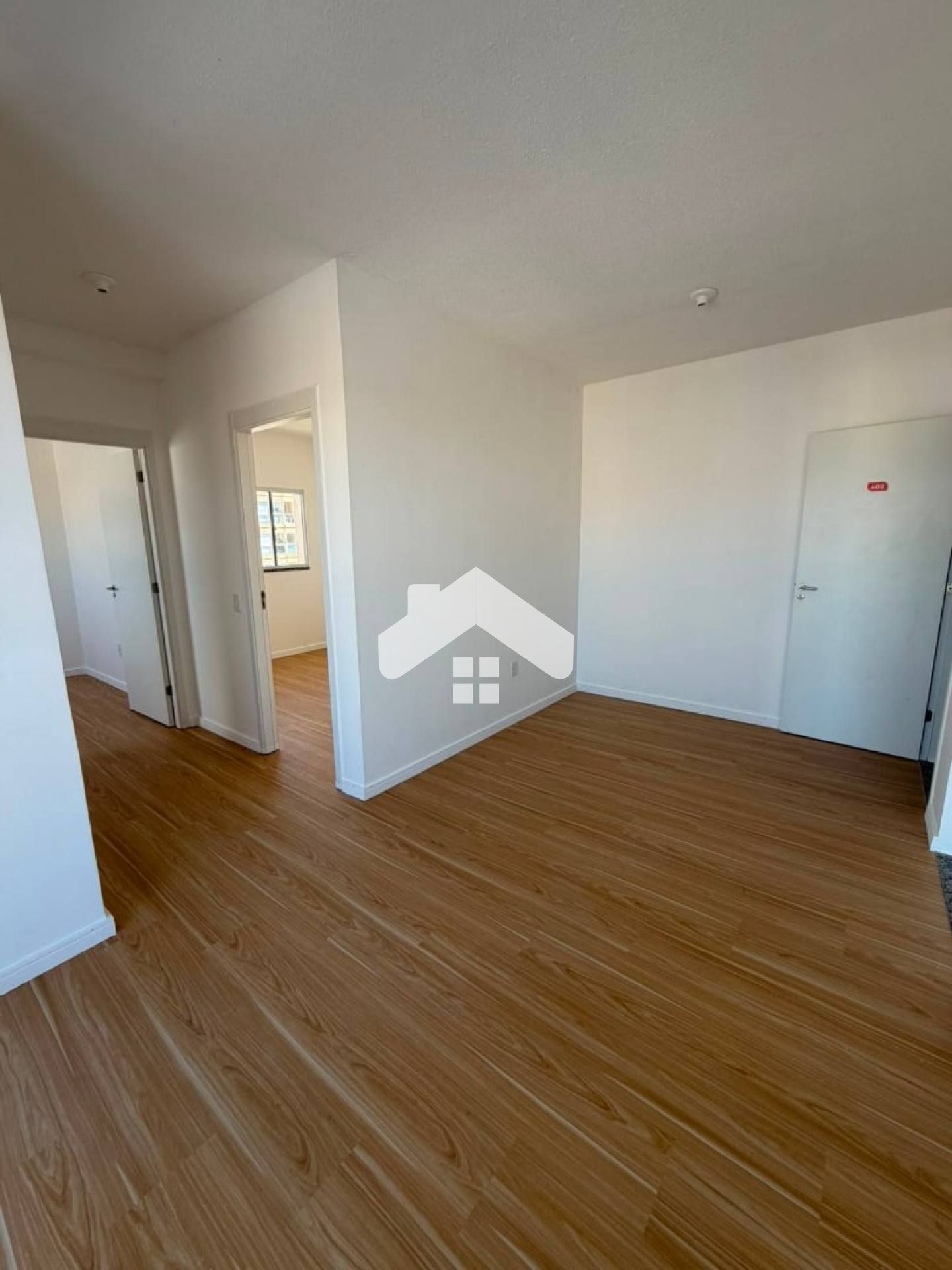 Apartamento no Jardim de Aruana, 2/4, 1 banheiro, 1 vaga - Aruana