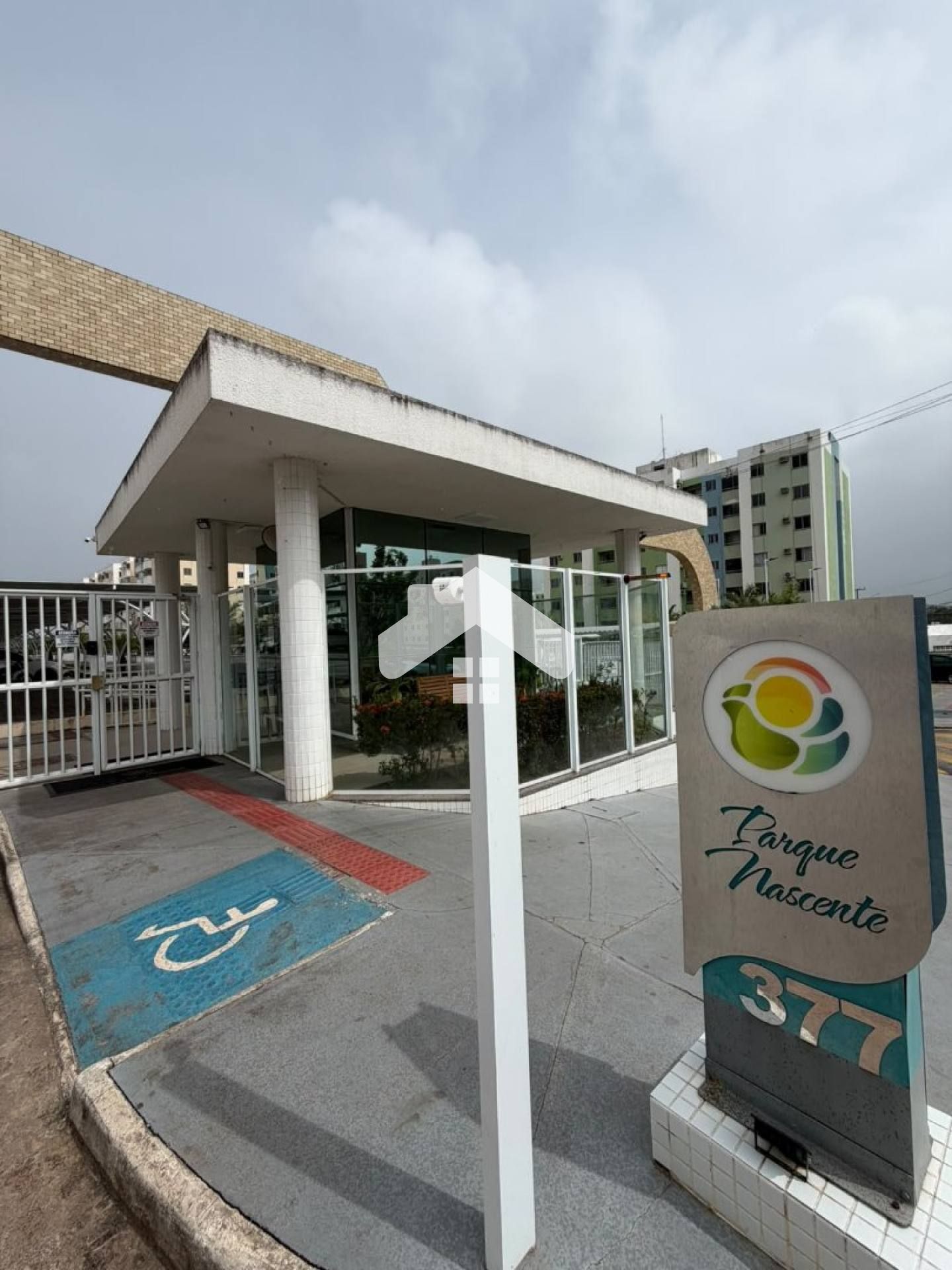 Apartamento no Parque Nascente, 2/4, 1 banheiro, 1 vaga - Jabotiana