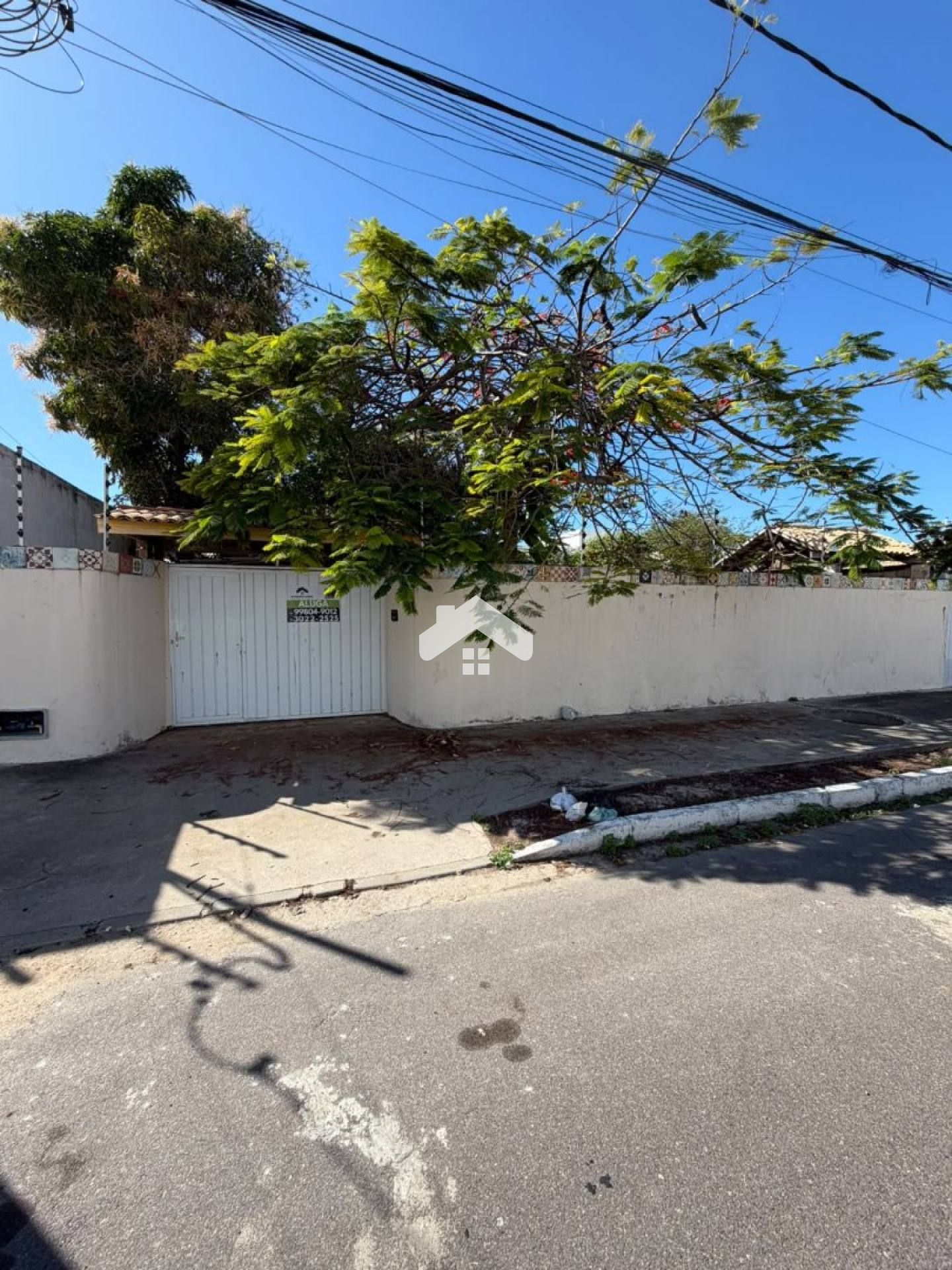 Casa com 3/4, 1 suíte, 2 vagas - Aruana