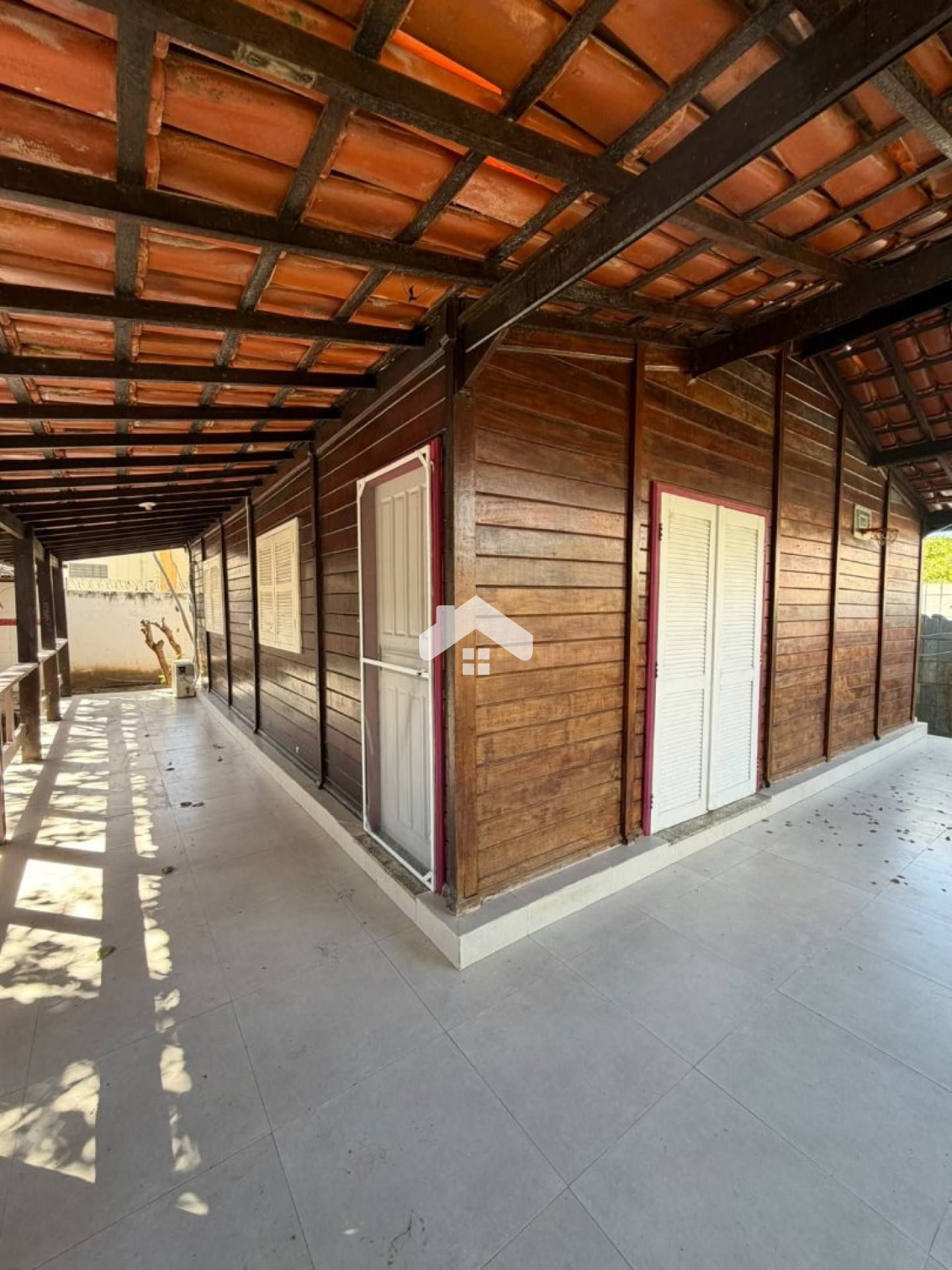 Casa com 3/4, 1 suíte, 2 vagas - Aruana