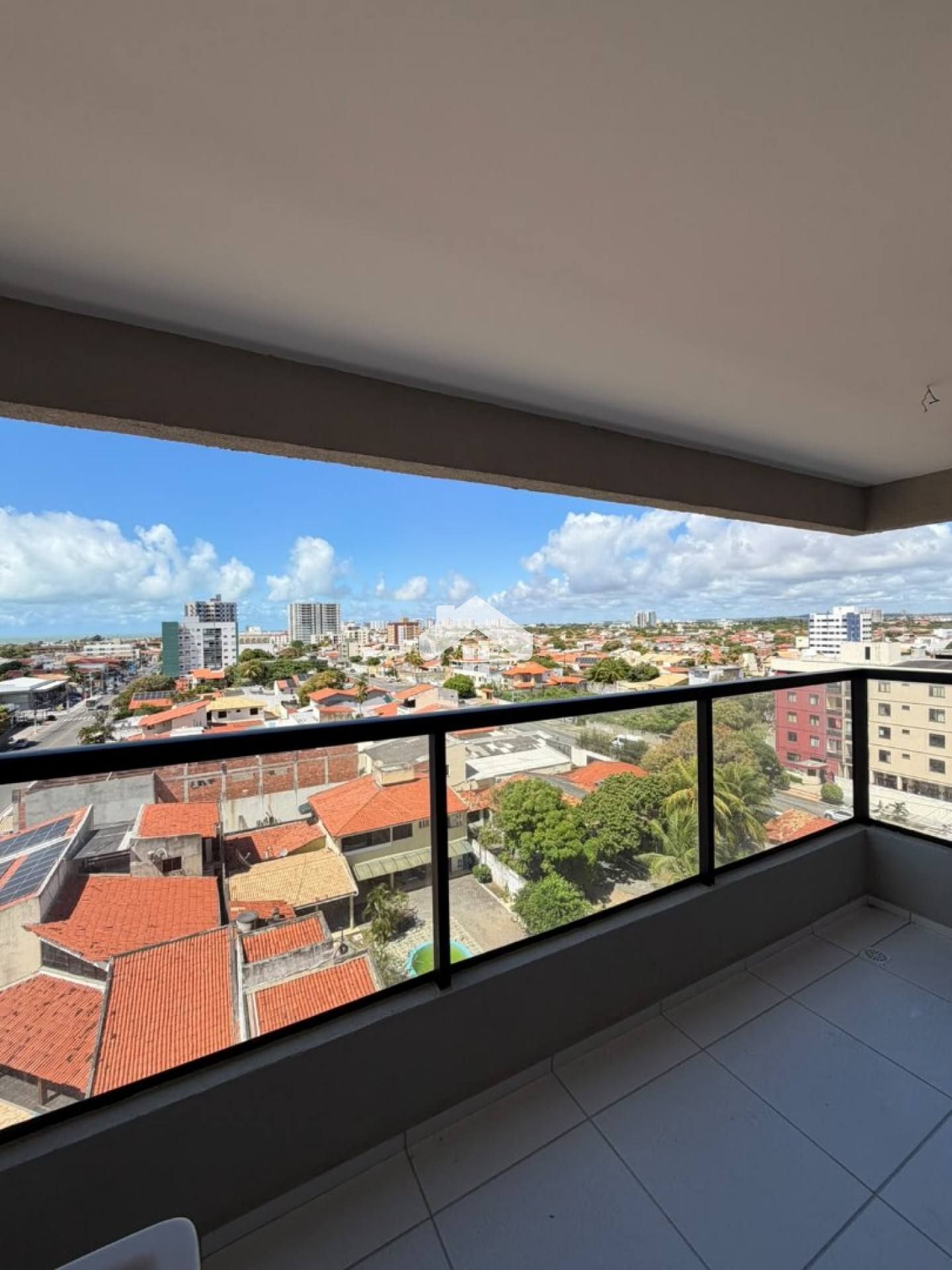 Apartamento no Maralto, 2/4, 1 suíte, 1 vaga (Cond. Incluso) - Coroa do Meio