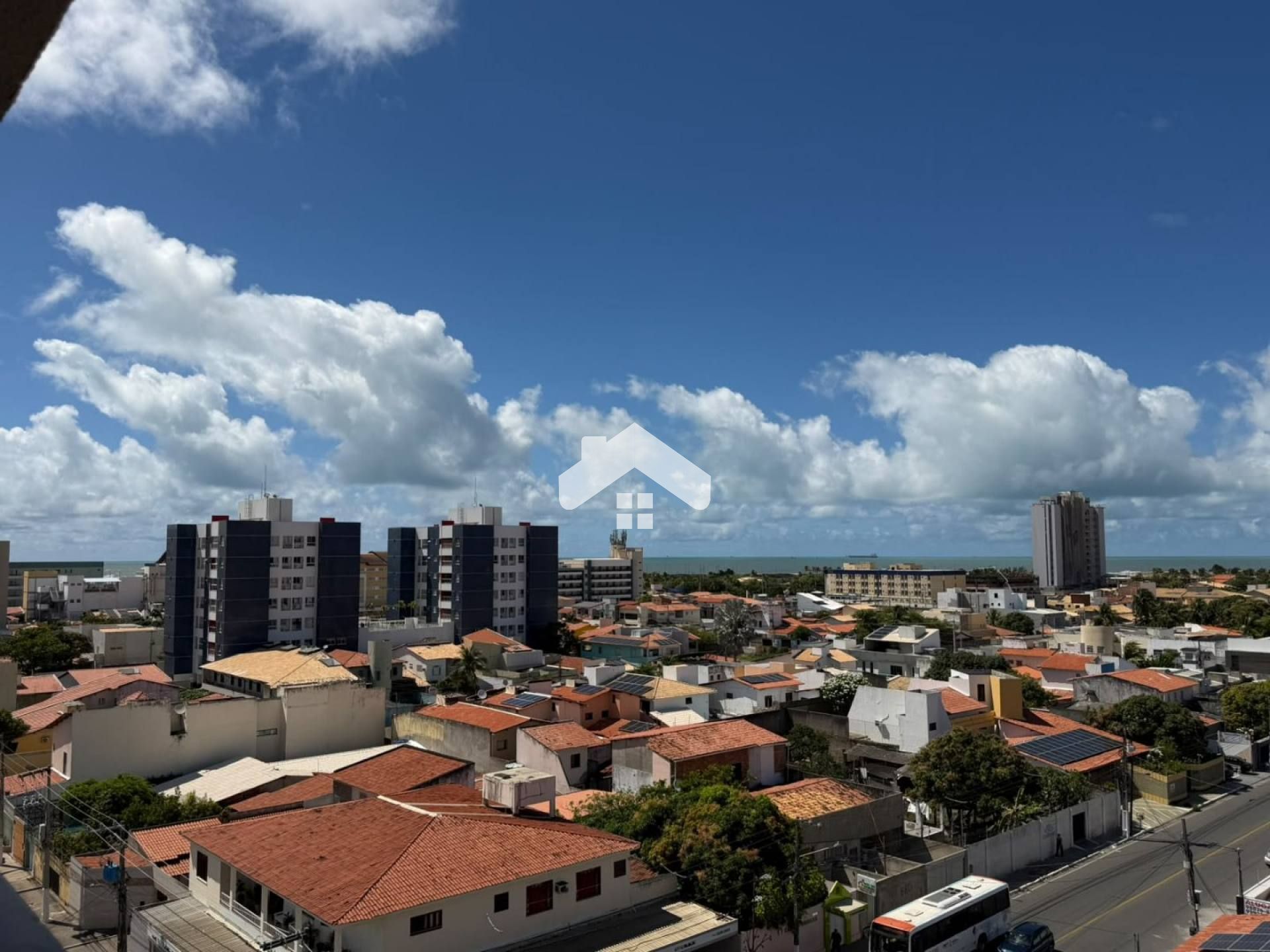 Apartamento no Maralto, 2/4, 1 suíte, 1 vaga (Cond. Incluso) - Coroa do Meio